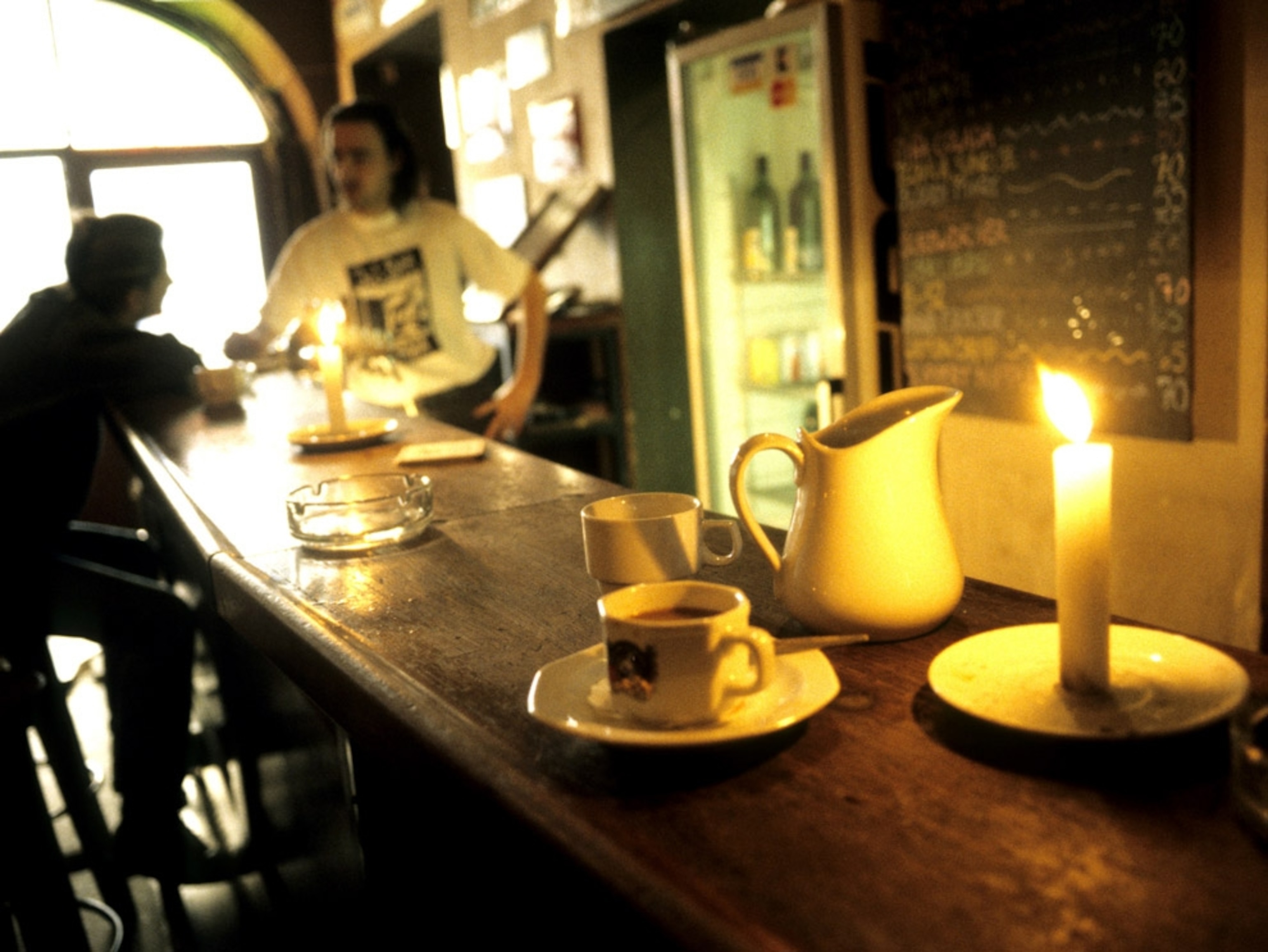 Jo’s Bar and Garaz