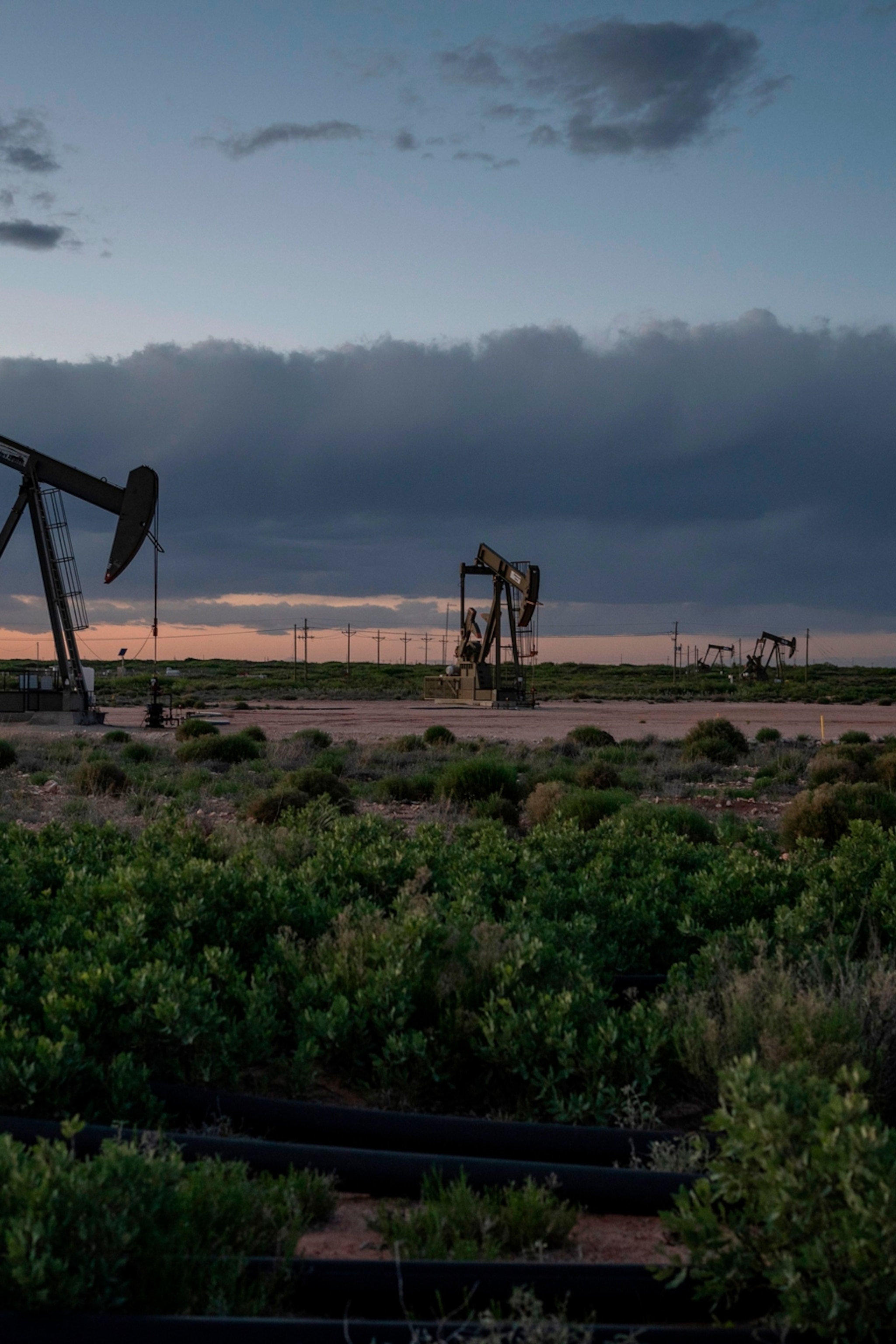 Oil drilling on sensitive New Mexico public lands puts drinking water, rare  caves at risk