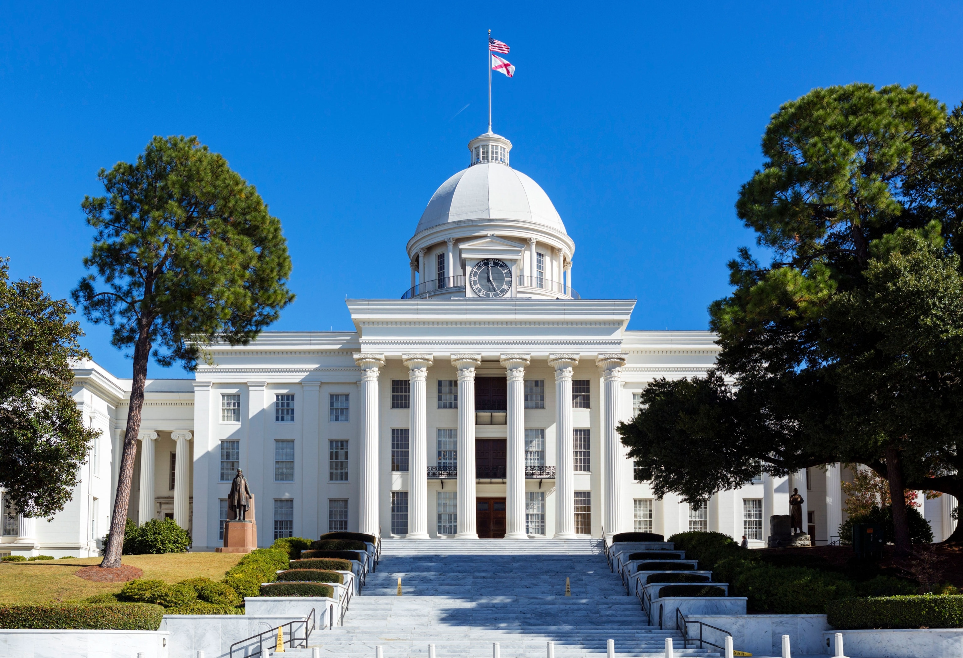 the Alabama state capitol building