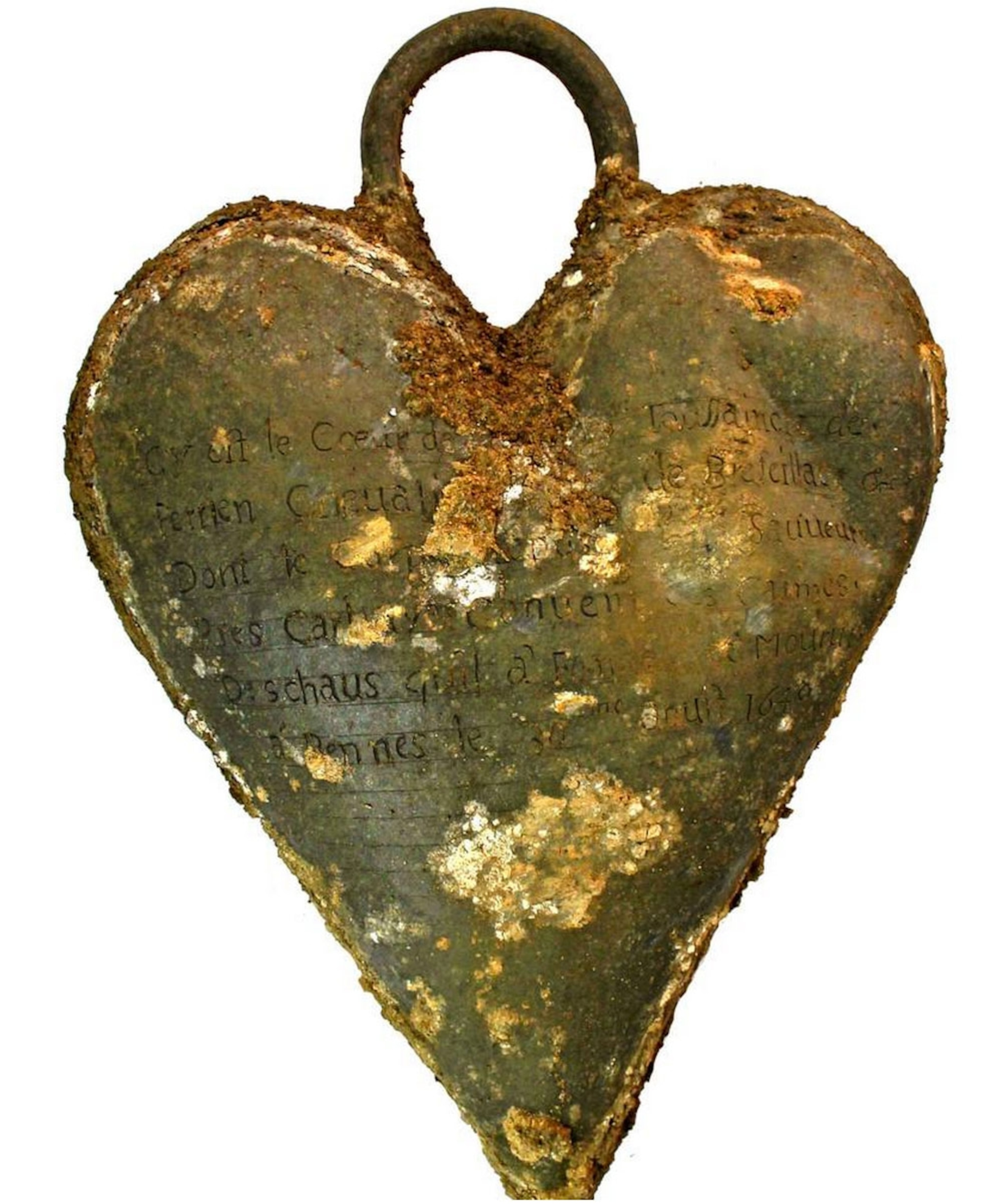 heart found in the coffin of Louise de Quengo