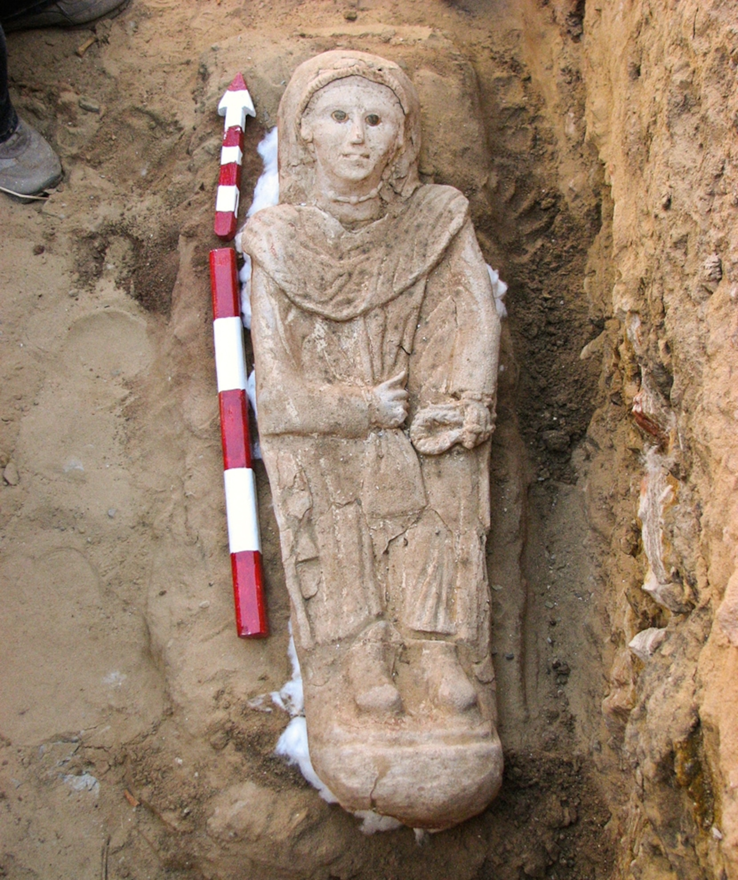 Picture of newfound Roman-style mummy discovered at Egypt's Bahariya Oasis.