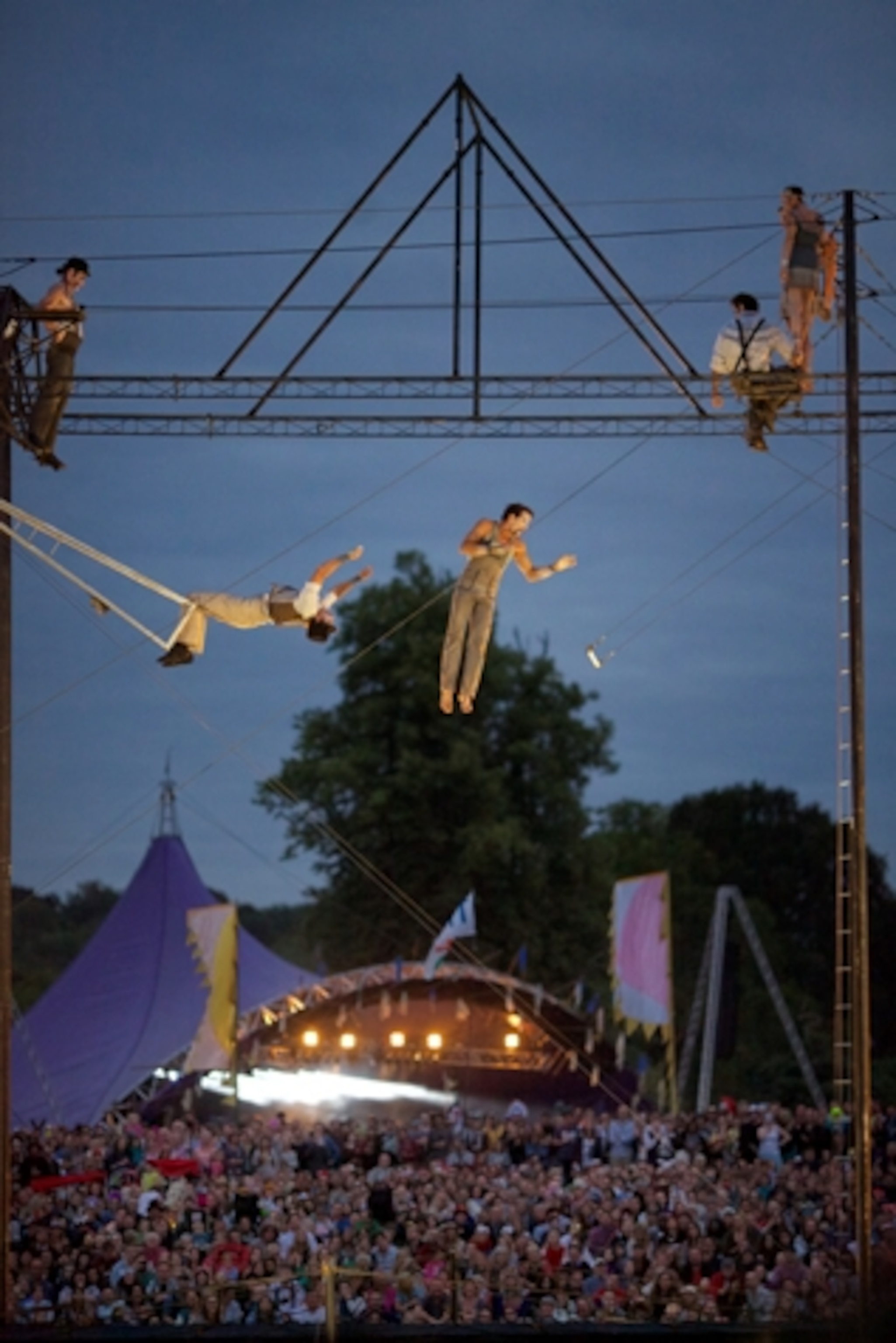 Trapeze artists from the troupe Les Pepones make their U.K. debut. (Photograph by Emily Ainsworth)