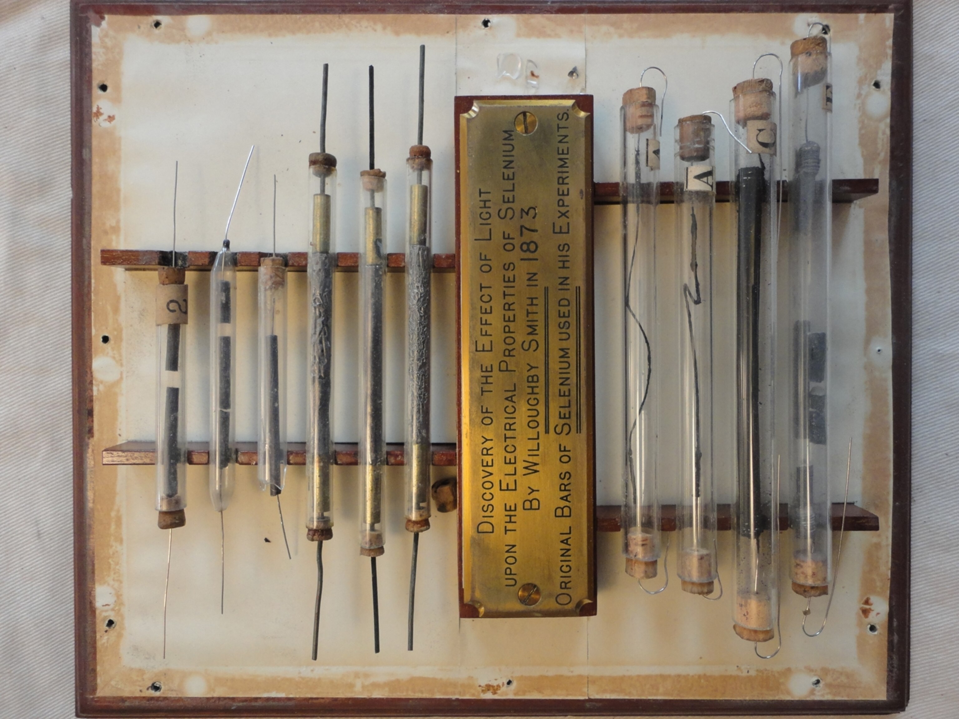 Selenium bars which when light shone on them produced electricity