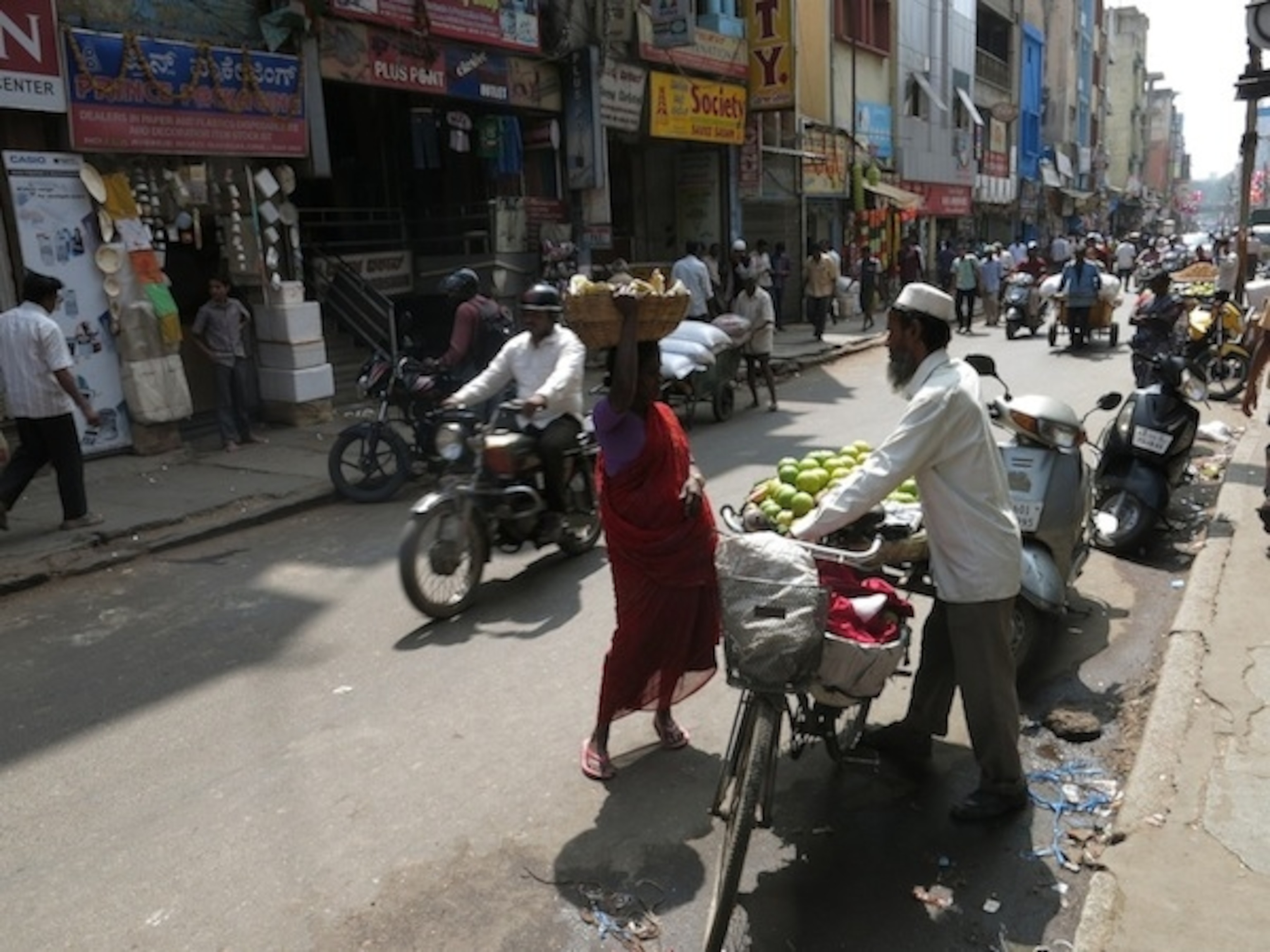 Avenue Road, Bangalore
