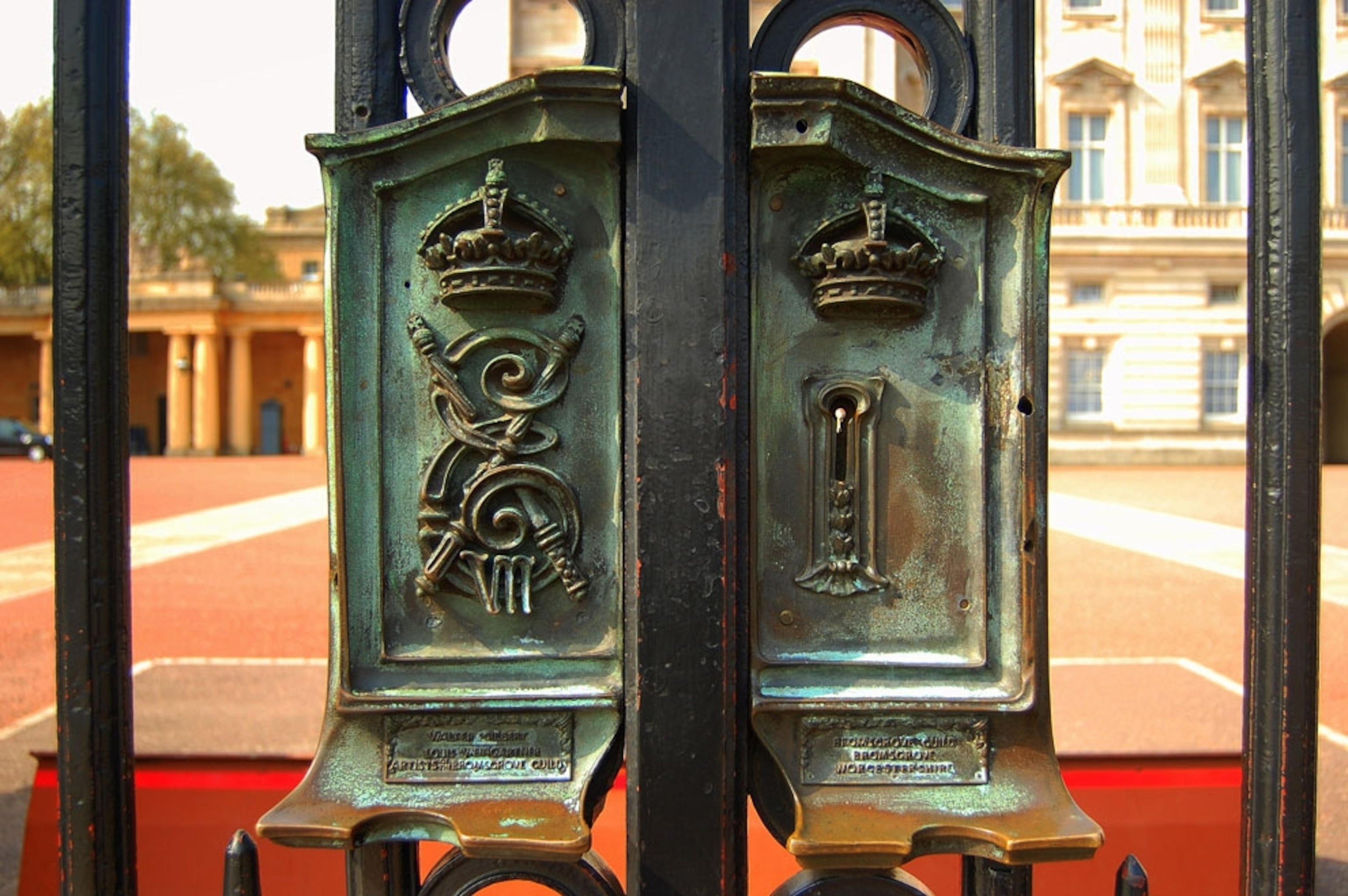 Close-up of the gate at Buckingham Palace, London