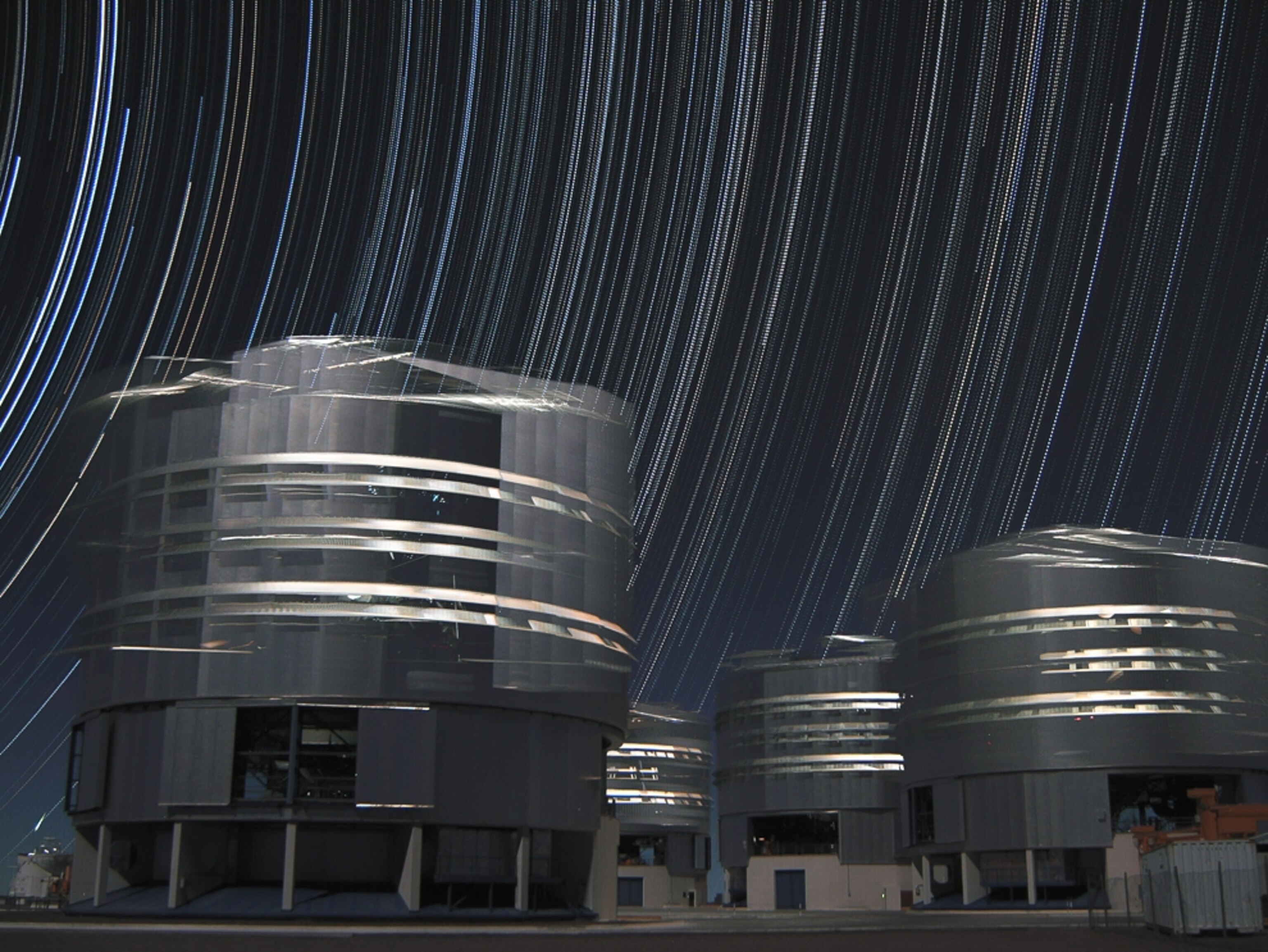 Telescope picture: Star trails over Chile