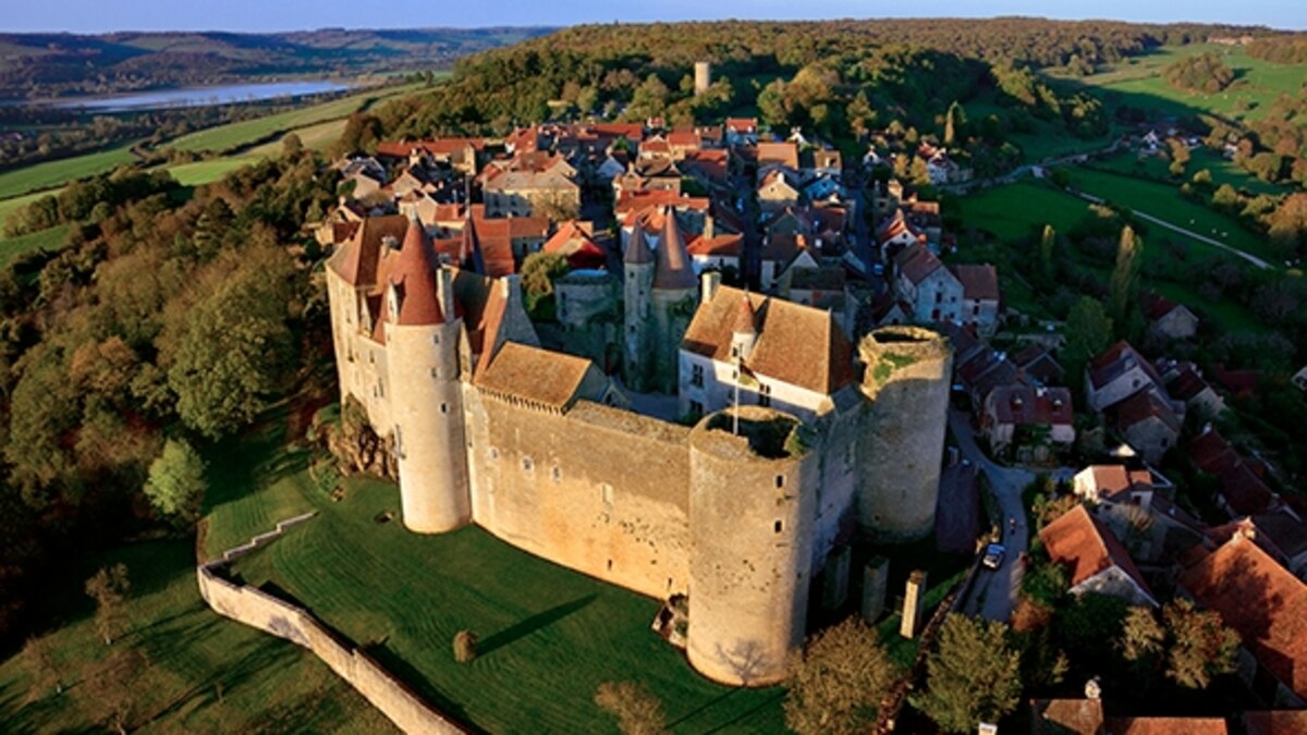 замки бургундии