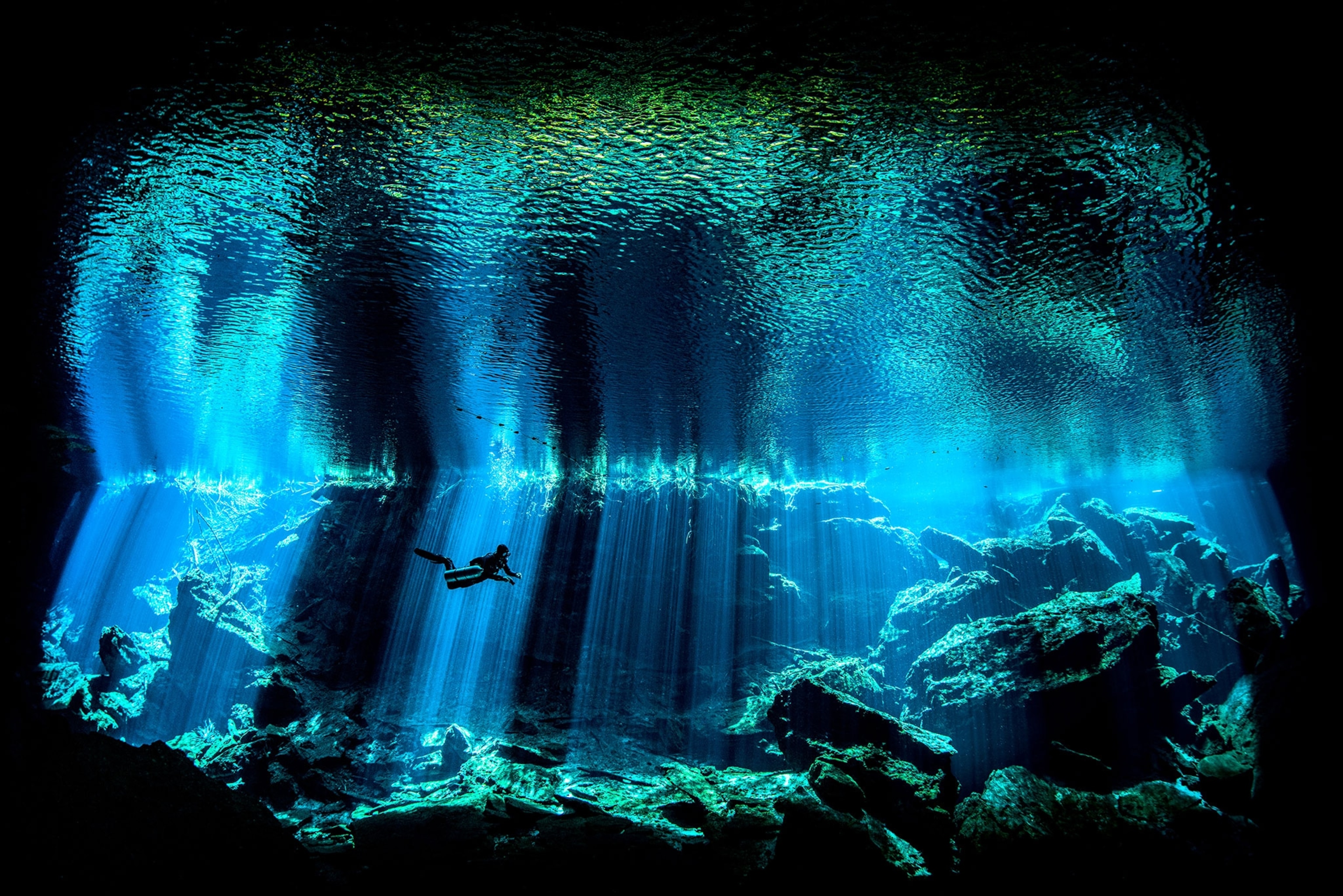 Best Underwater Photography On Instagram - hr2f21j