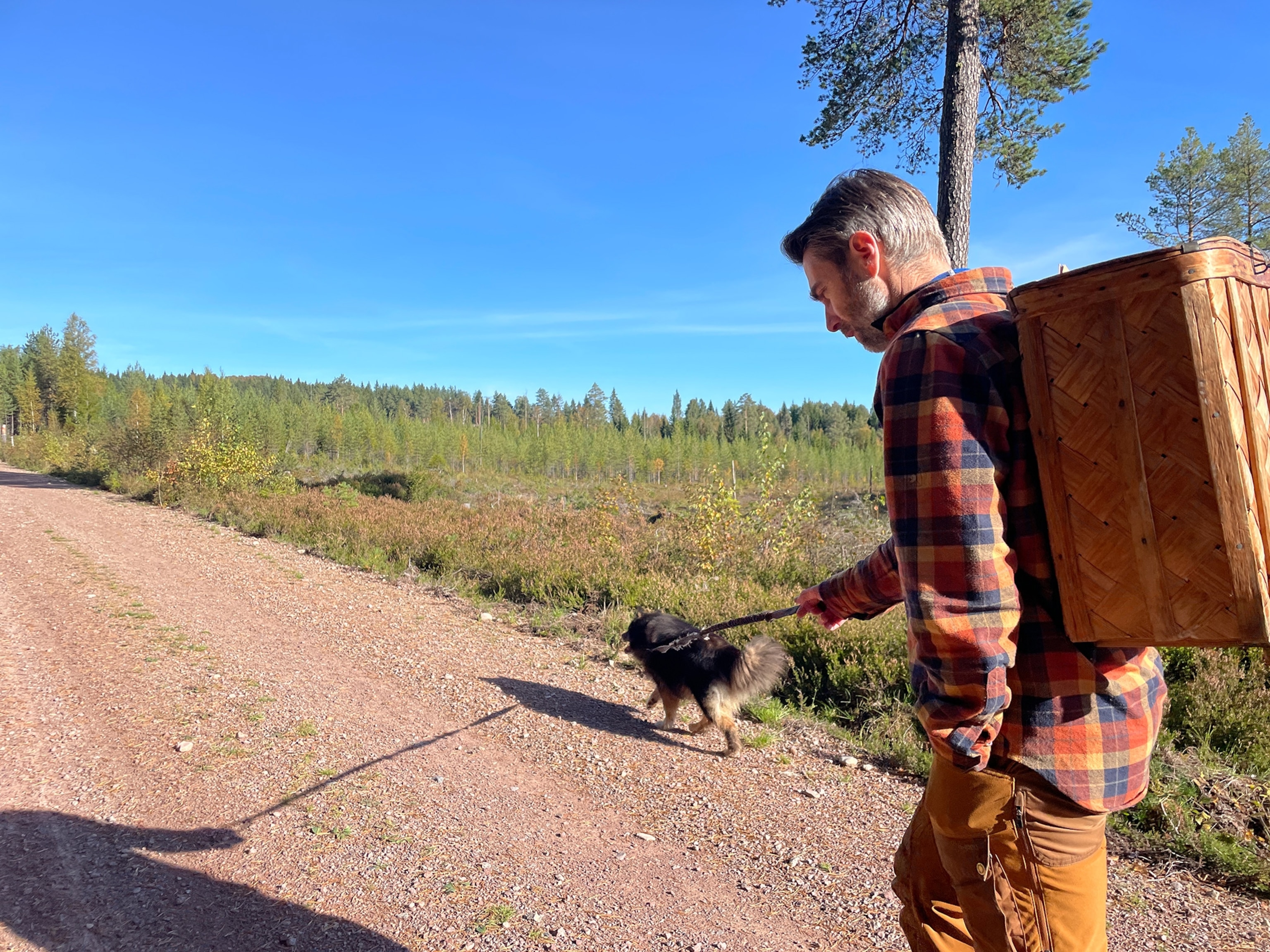 Walking with trail guide Daniel Nilsson.