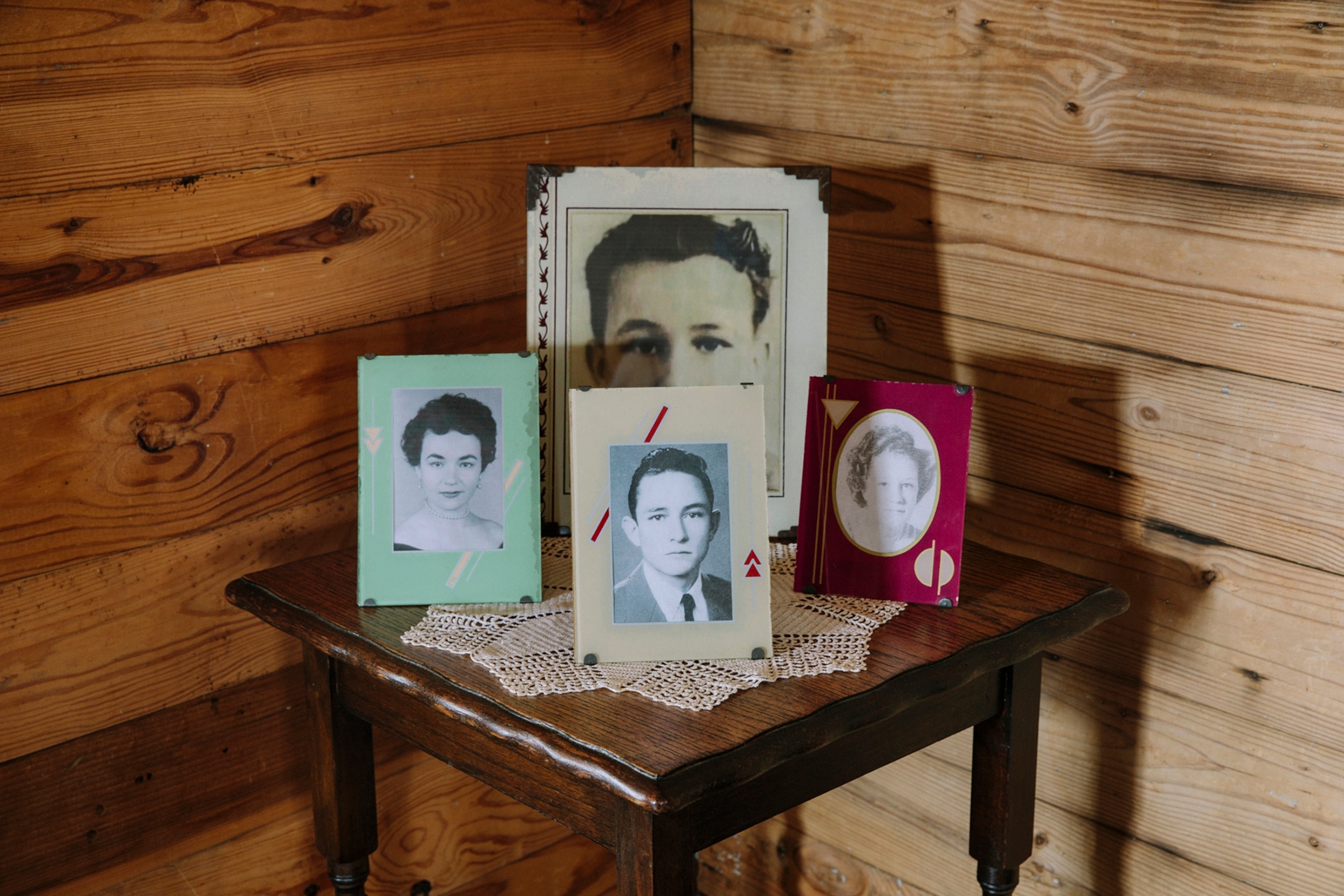 the interior of Johnny Cash's boyhood home in Dyess Colony, Arkansas