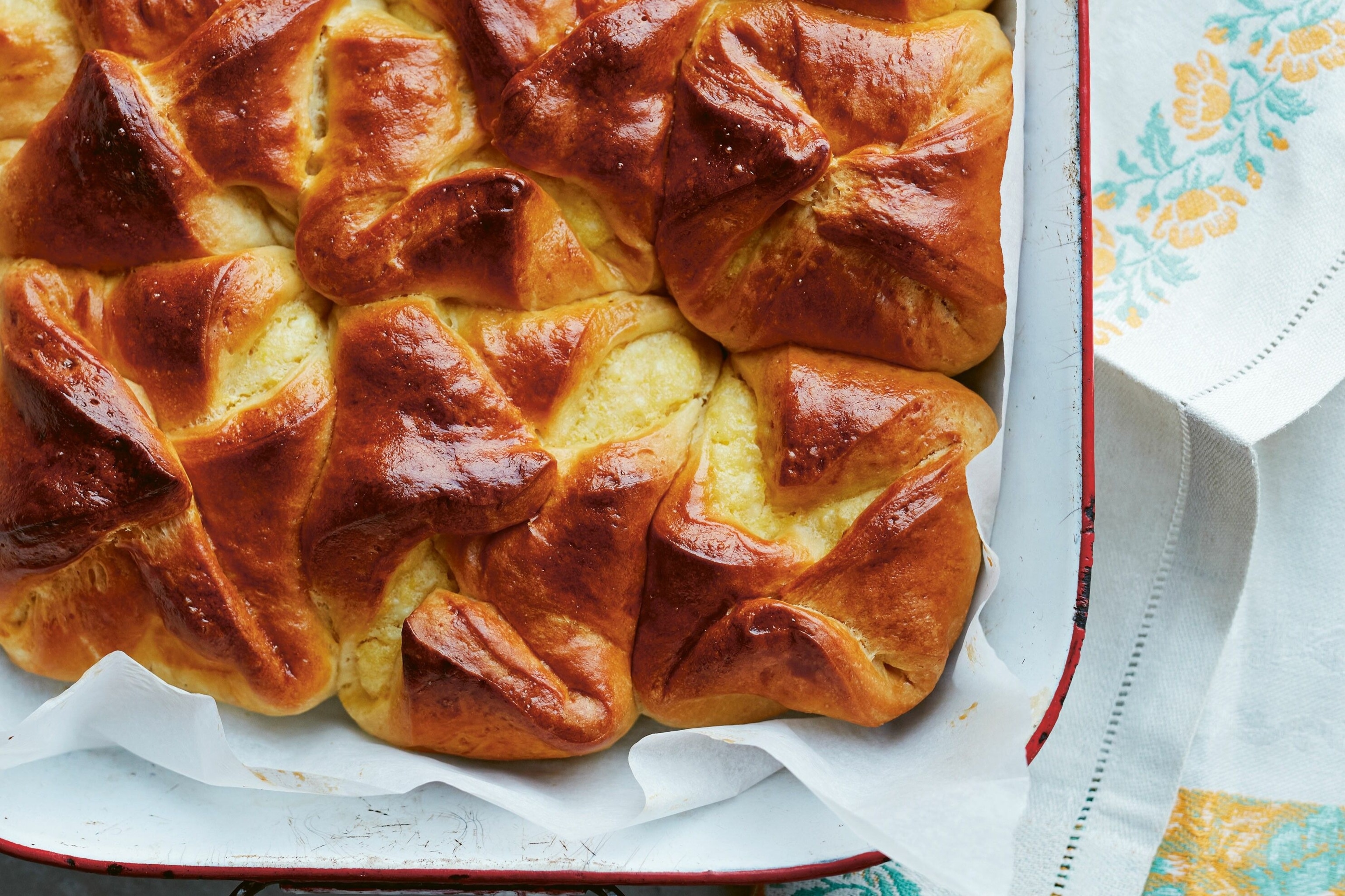 Poale-n brau, a Romanian sweet cheese pie.
