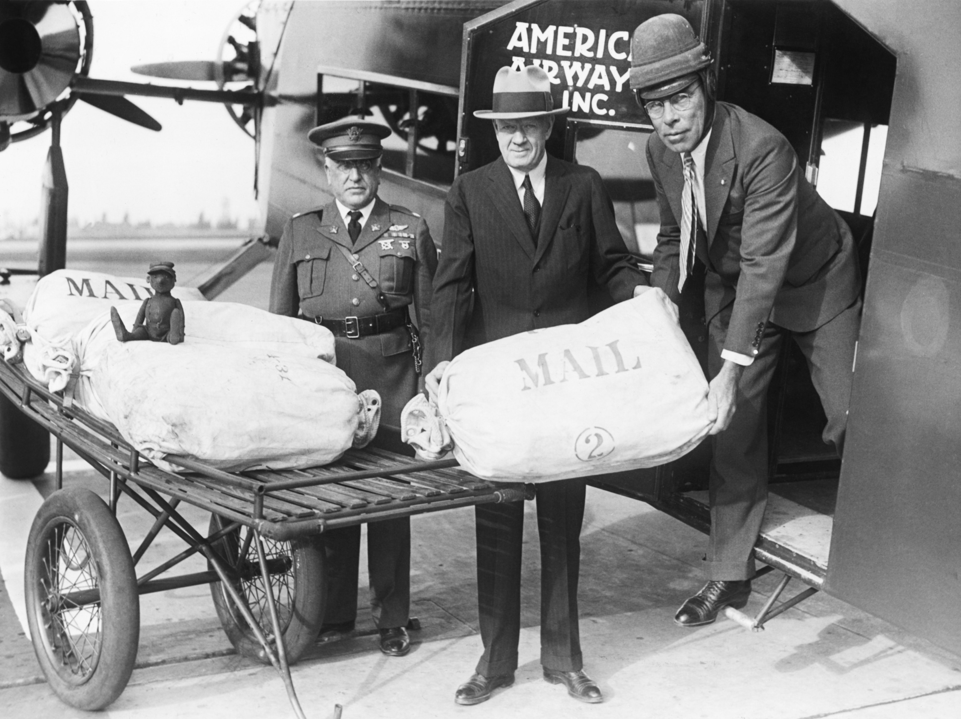 In Los Angeles in 1931, former postmaster general Frank Hitchcock and pilot Earle Ovington commemorate the 20th anniversary of America’s first official airmail.