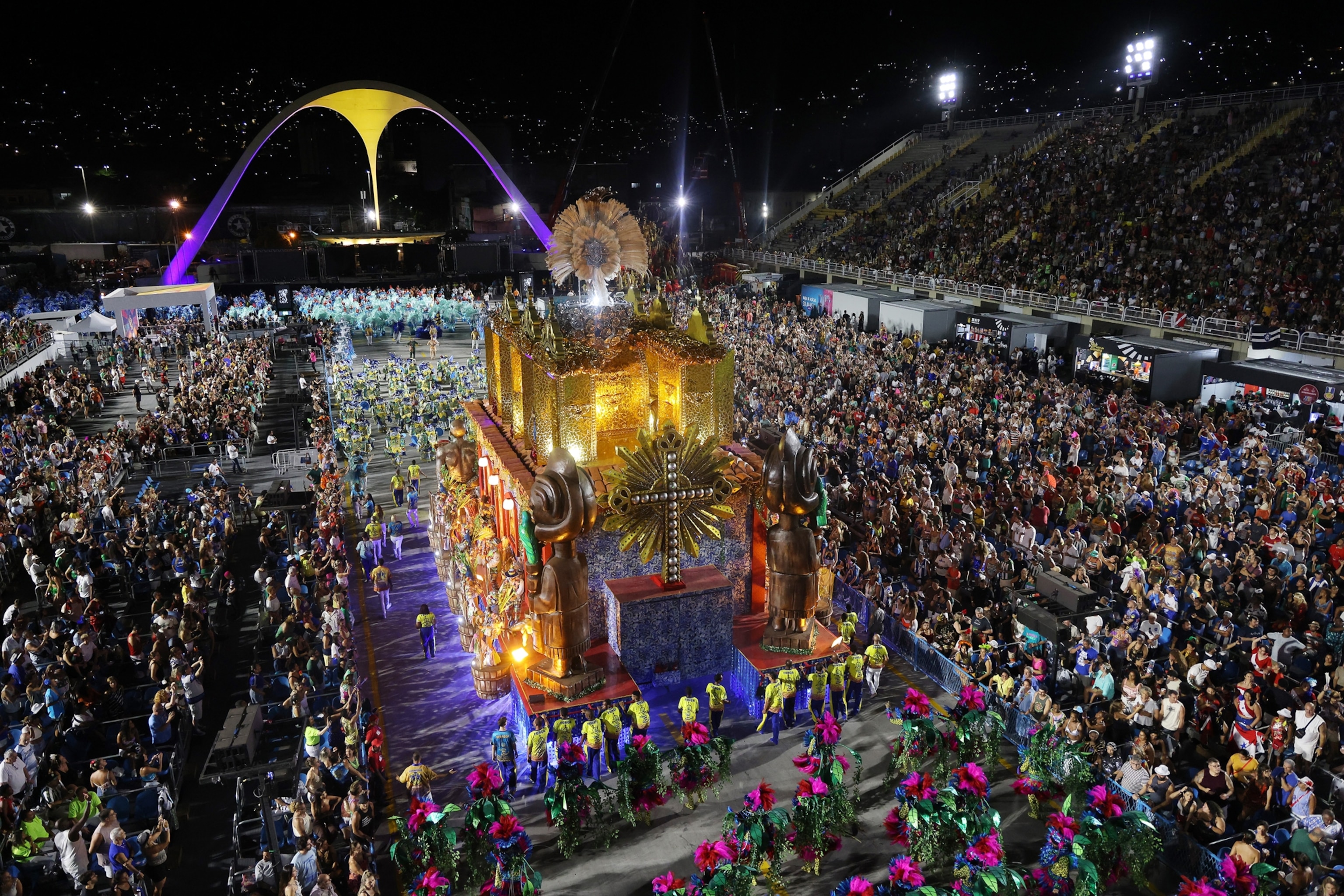 RIO DE JANEIRO, BRAZIL - MARCH 5: Members of Paraiso do Tuiuti perform during 2025 Carnival parades at Sapucai Sambodrome on March 5, 2025 in Rio de Janeiro, Brazil.