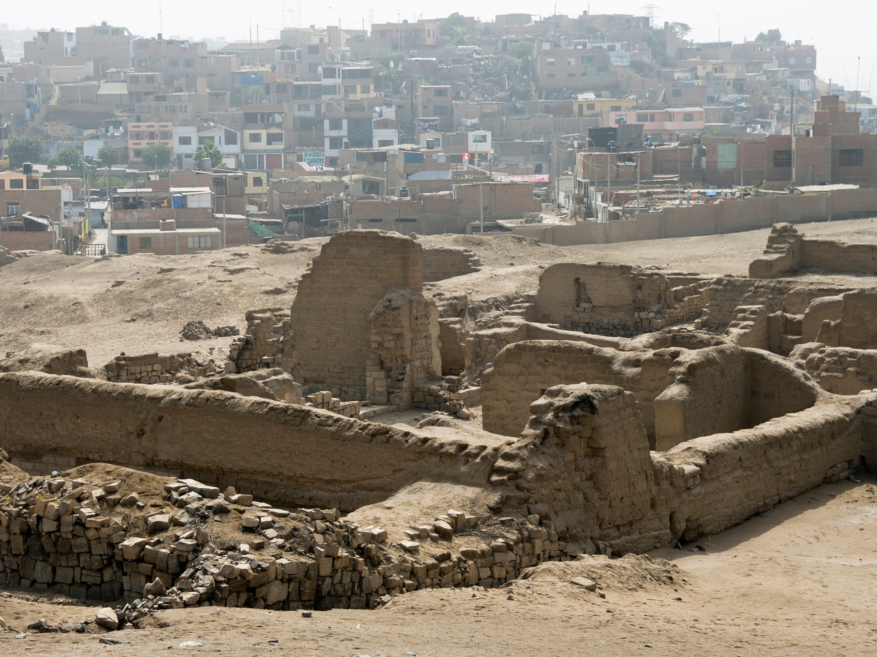 Pachacamac picture: ruins of the Ychsma people in Peru