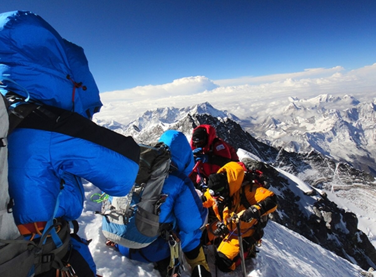 Sherpas Make First Successful Everest Summit in Almost 2 Years