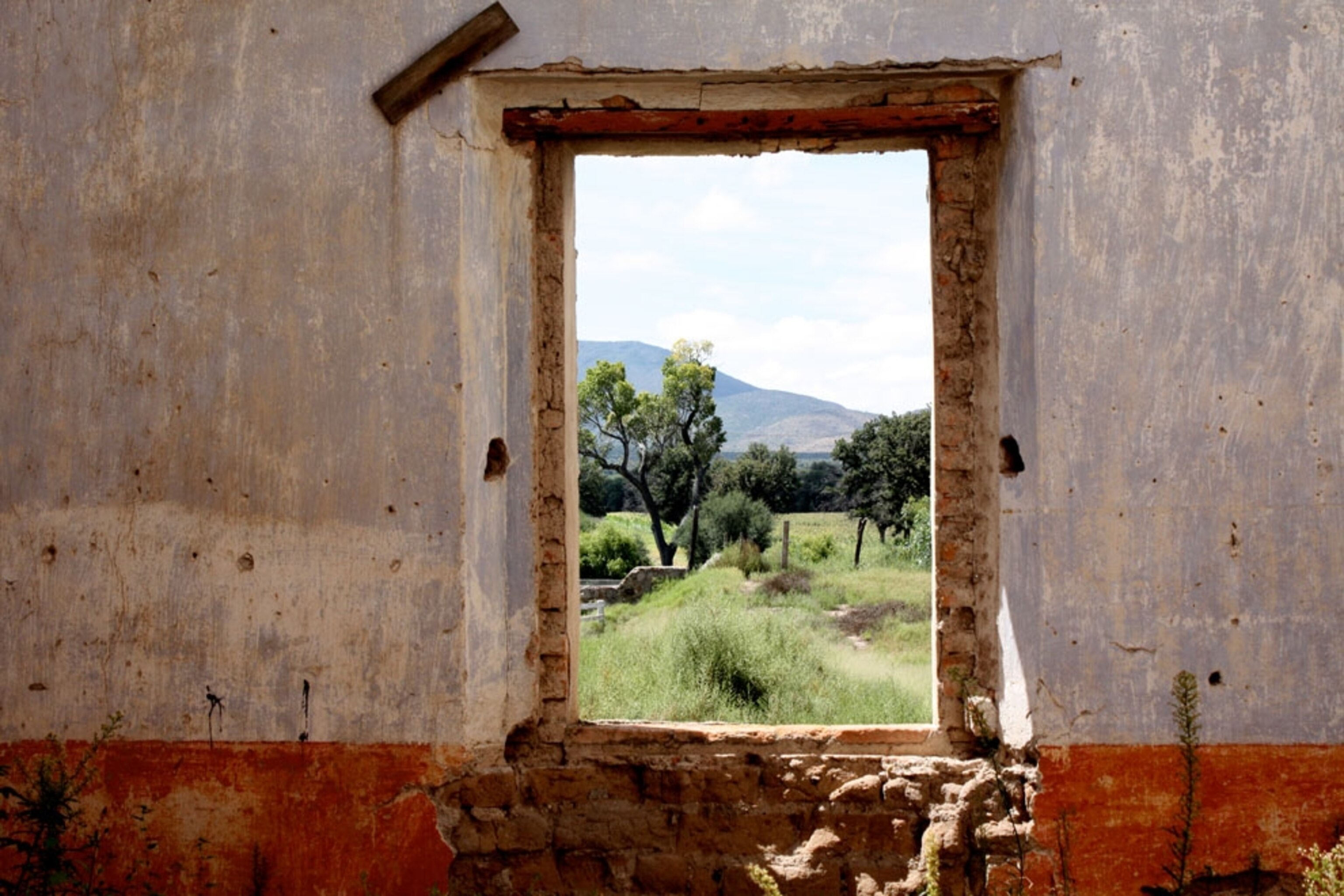Remnants of a wall near Gogorron National Park in San Luis Potosi, Mexico