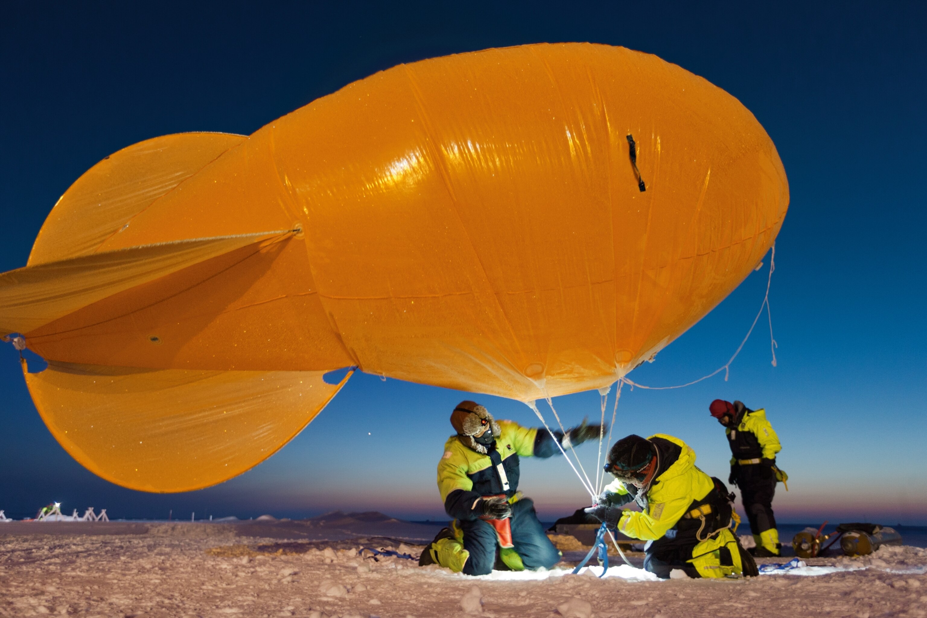 Extreme Research Shows How Arctic Ice Is Dwindling | National Geographic