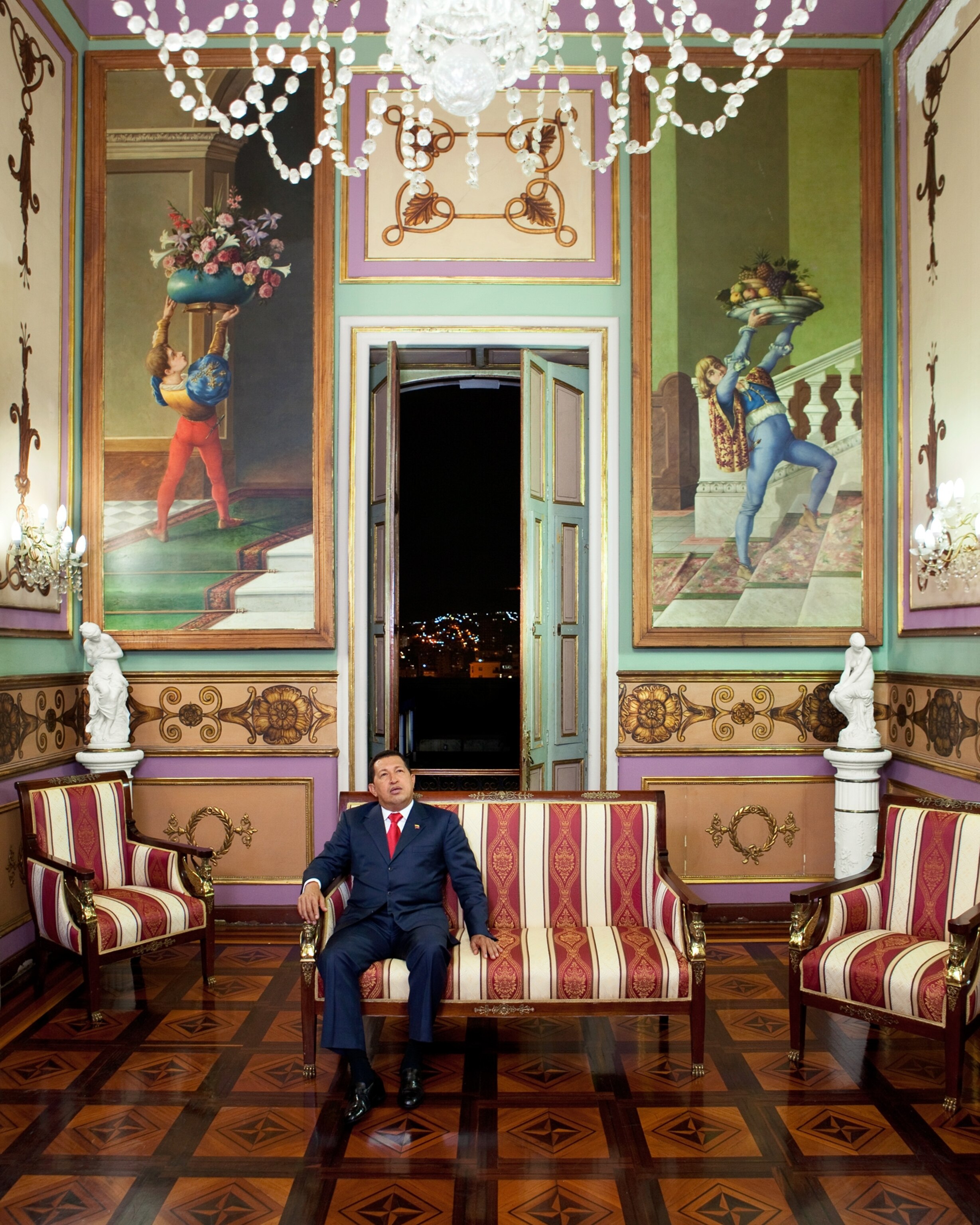 Hugo Chavez in the presidential palace