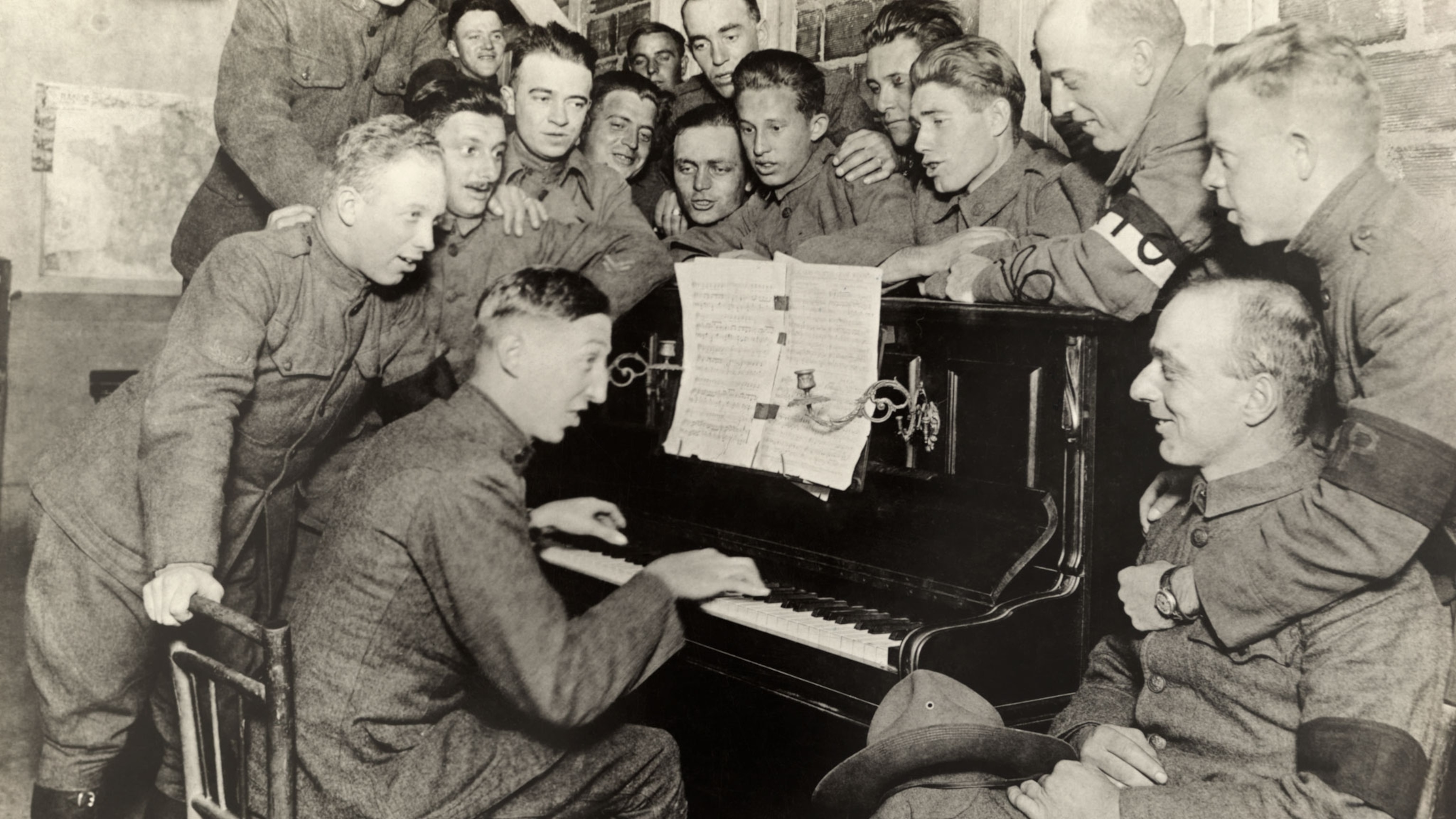 U.S. soldiers cobbled together a homemade Christmas on the WWI battlefield