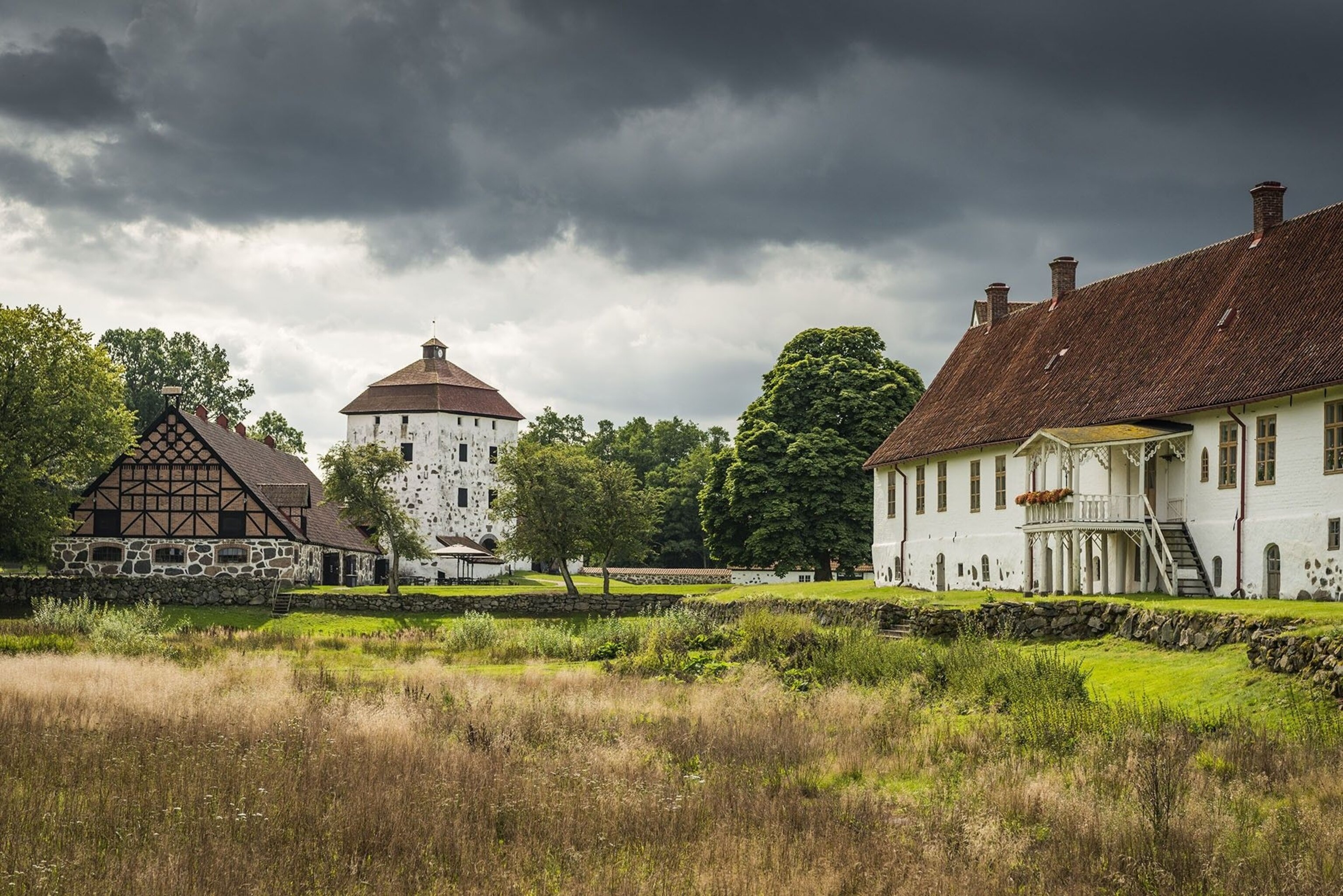 Several trails snake out from the popular Hovdala Castle, including the 35-mile Hovdalaleden.