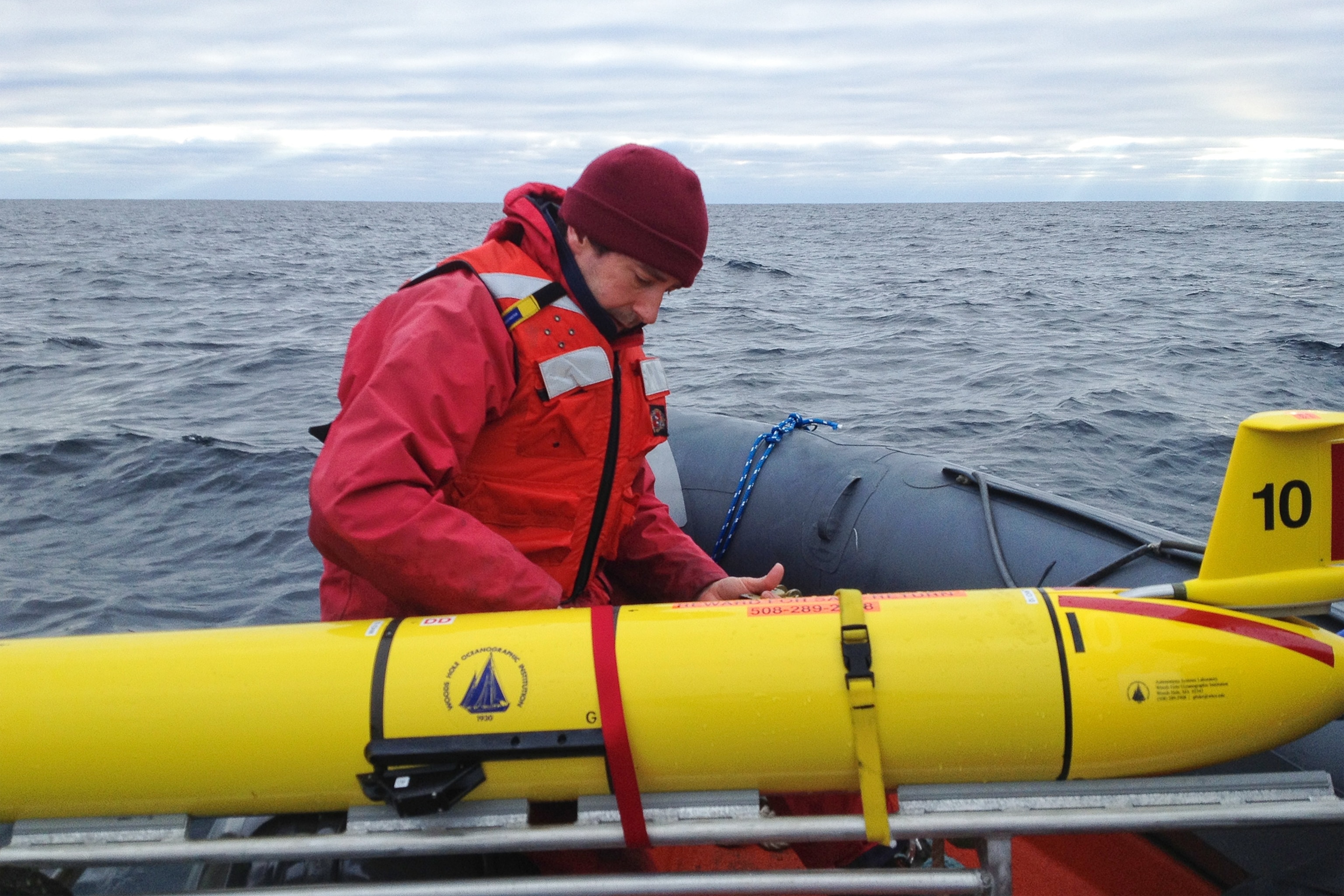 A whale-tracking gliding robot.