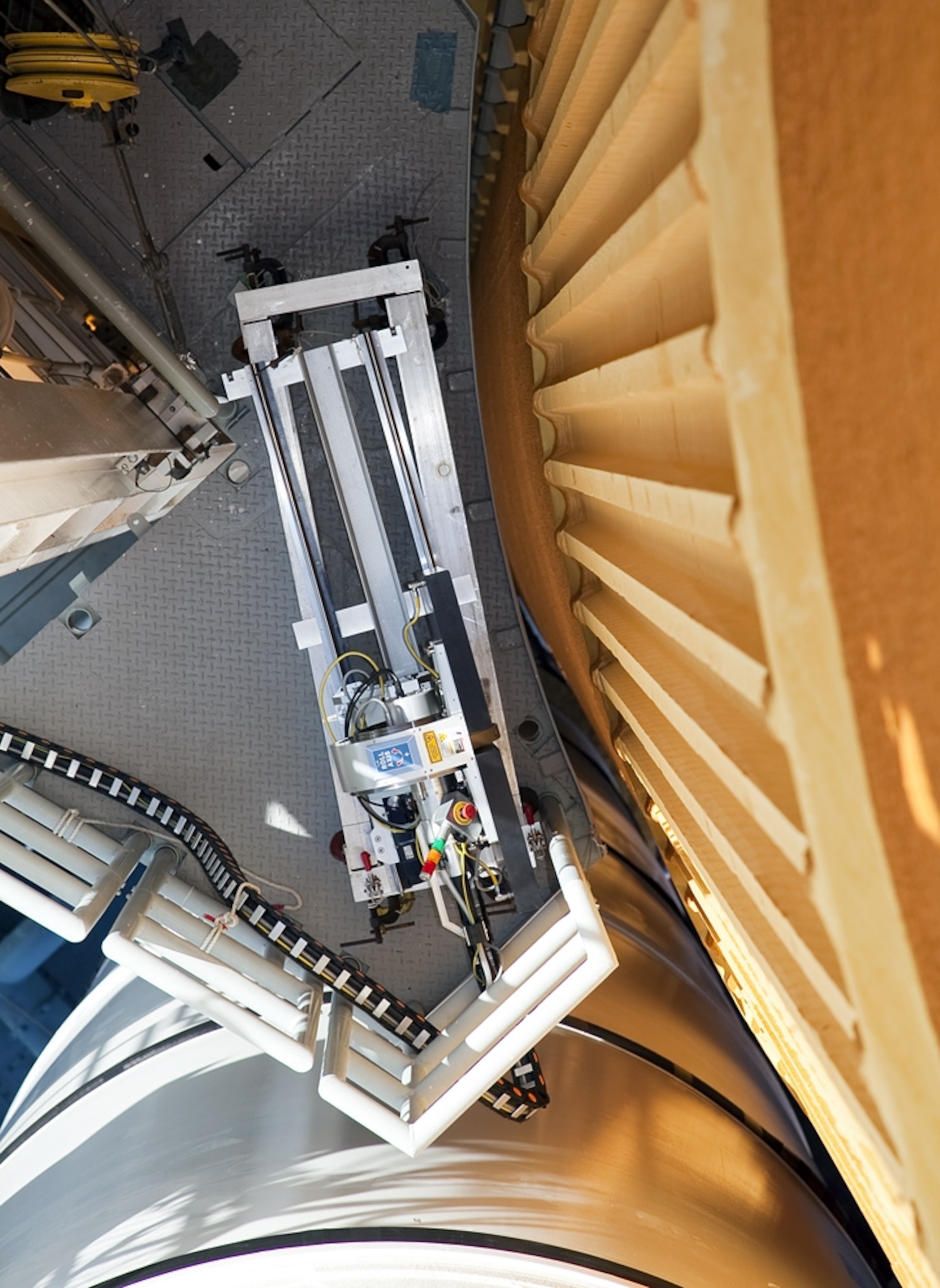 Backscatter device being used on the space shuttle Discovery picture.