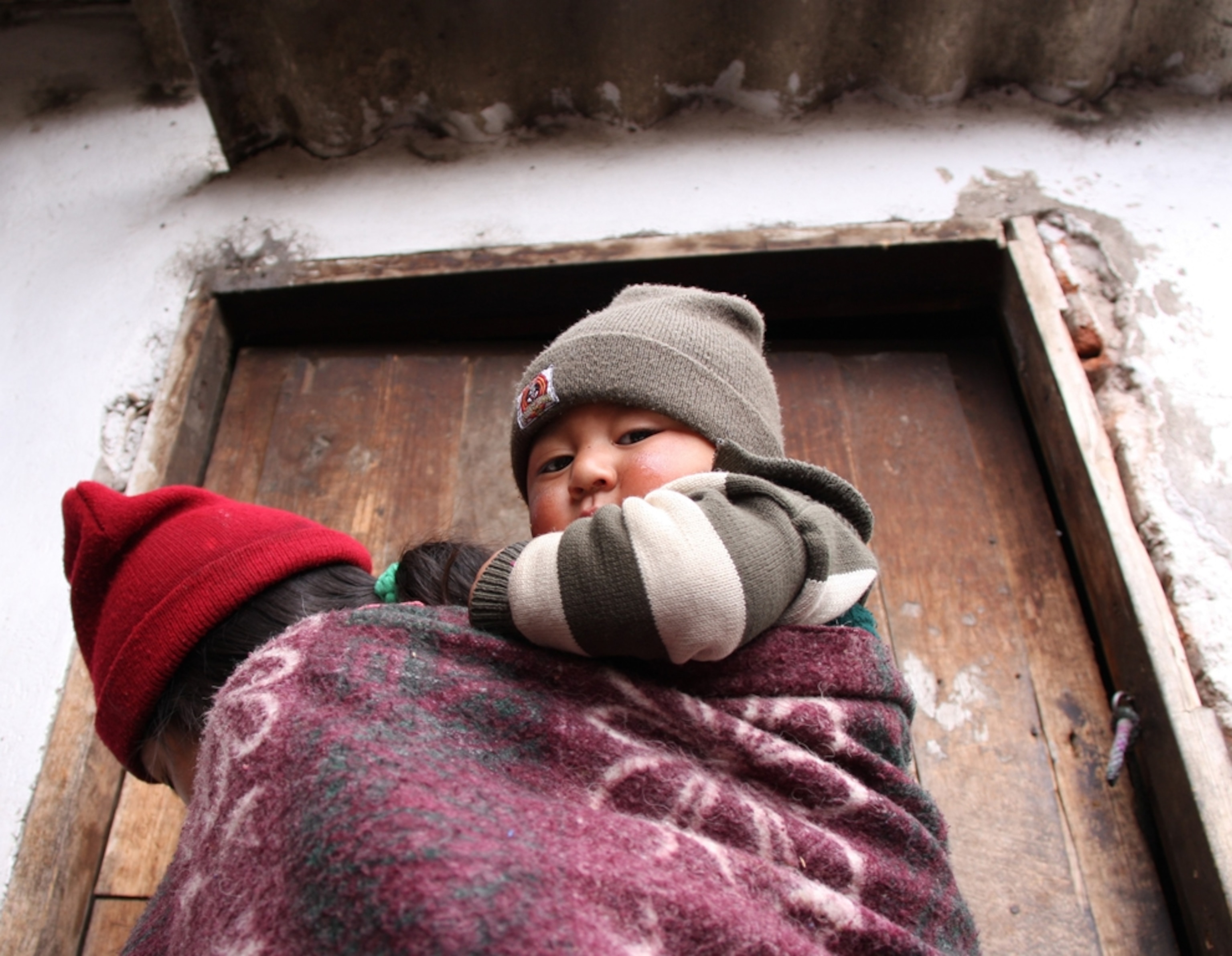 Mother and child, San Gerardo village, Ecuador