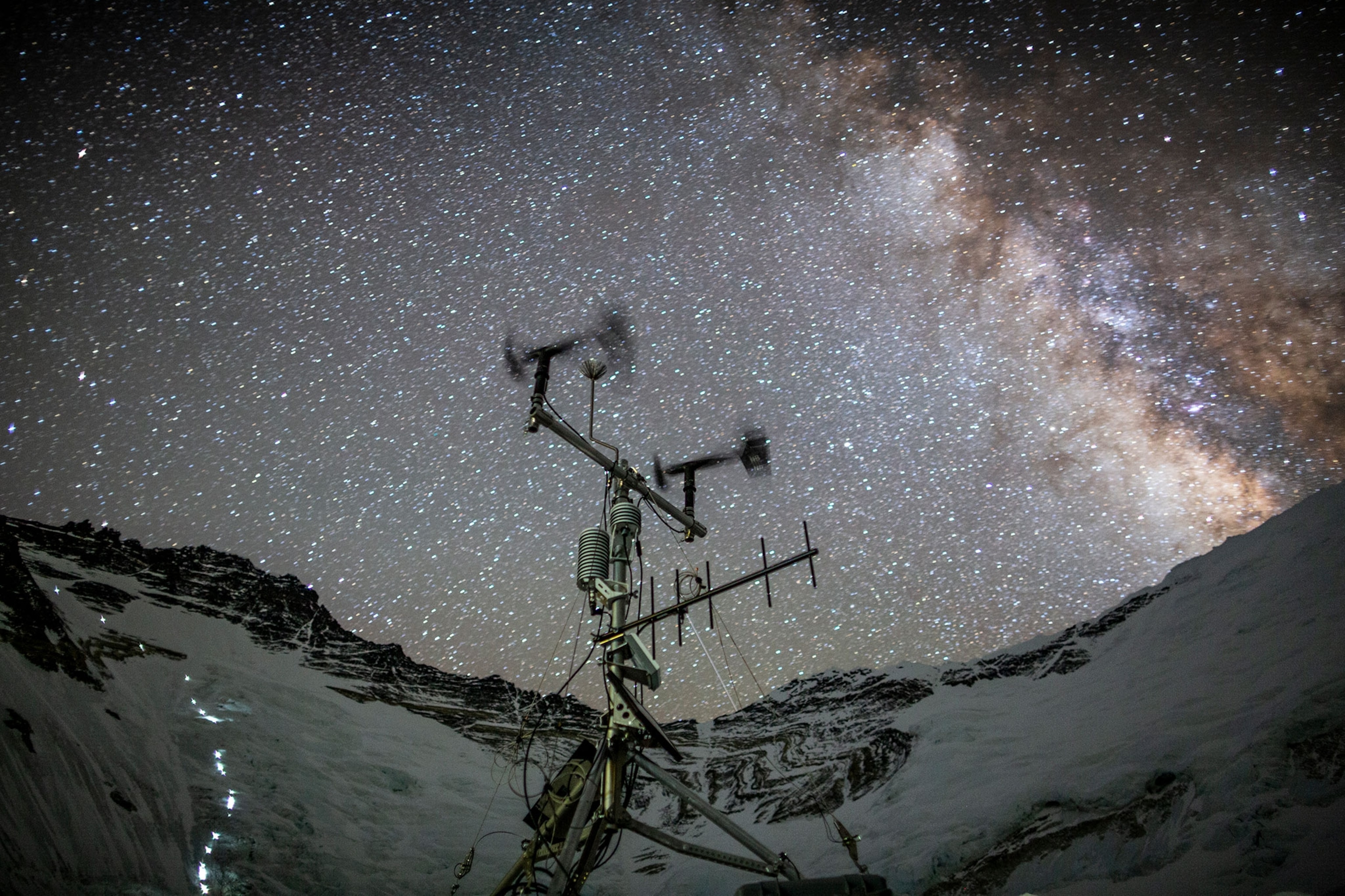 World's Highest Weather Station Installed on Mount Everest
