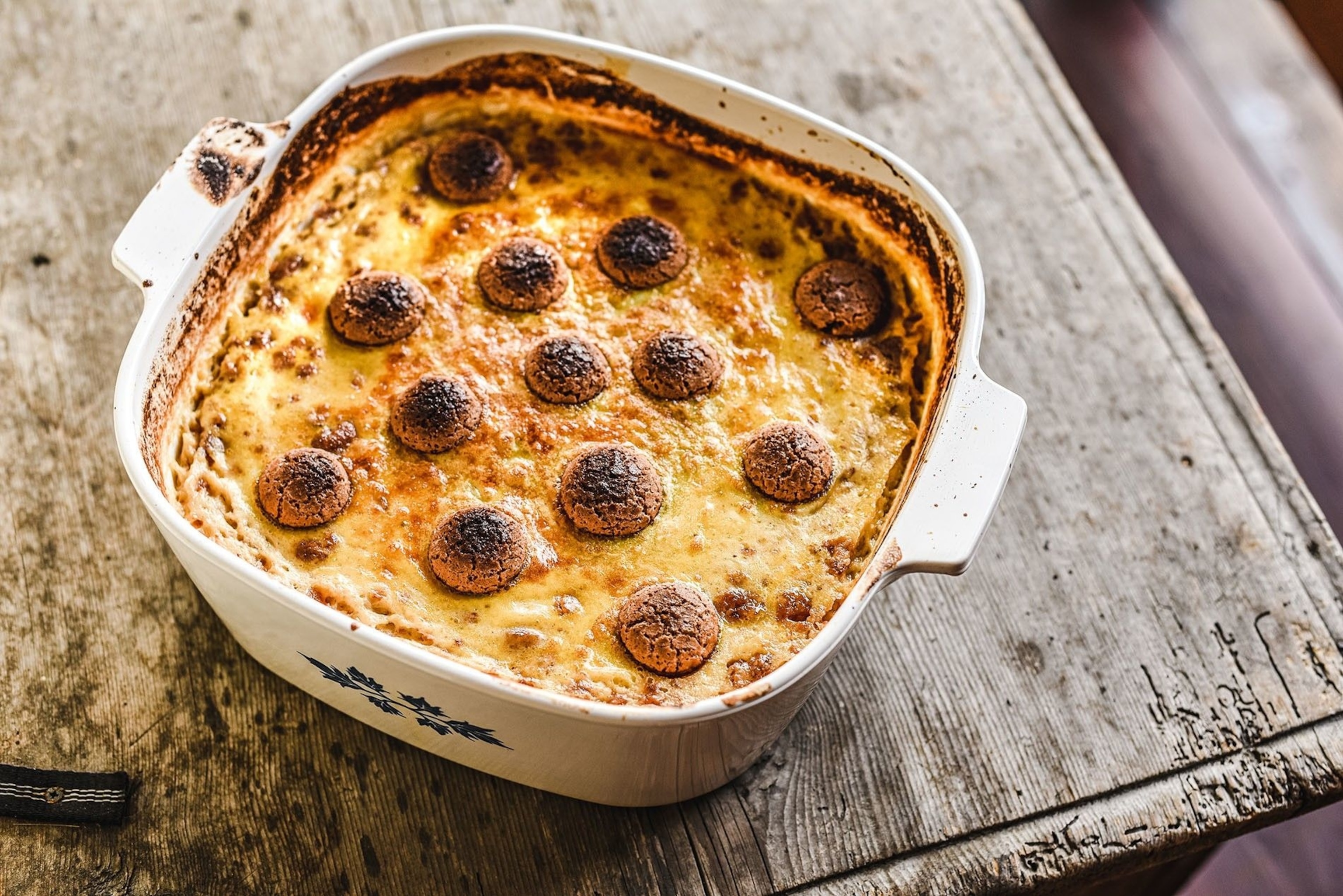 Ivette grandma’s dessert (rice pudding with raisins and amaretto biscuits).