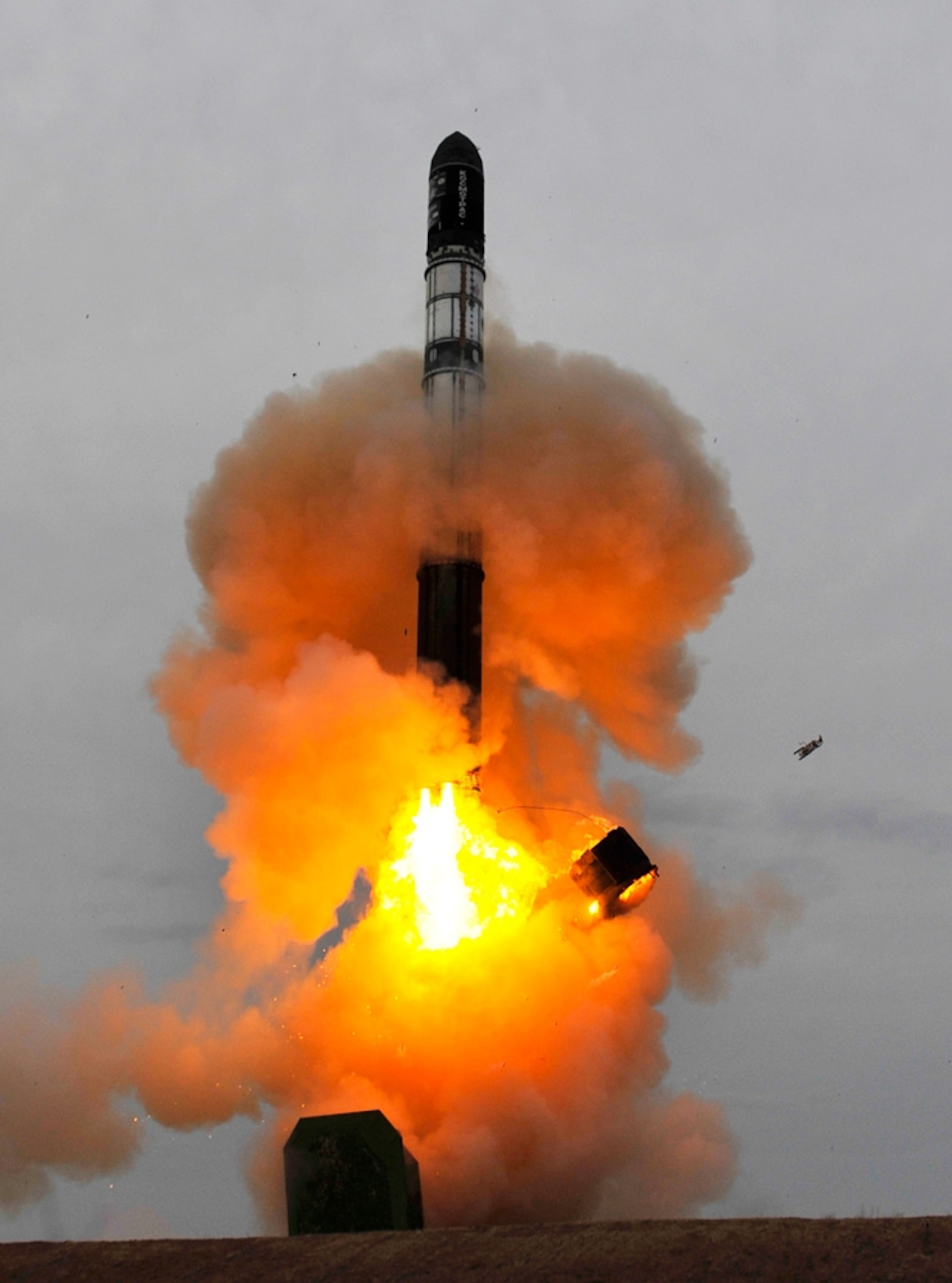 Picture of the launch of the CryoSat-2 satellite, which will measure ice thicknesses on Earth.
