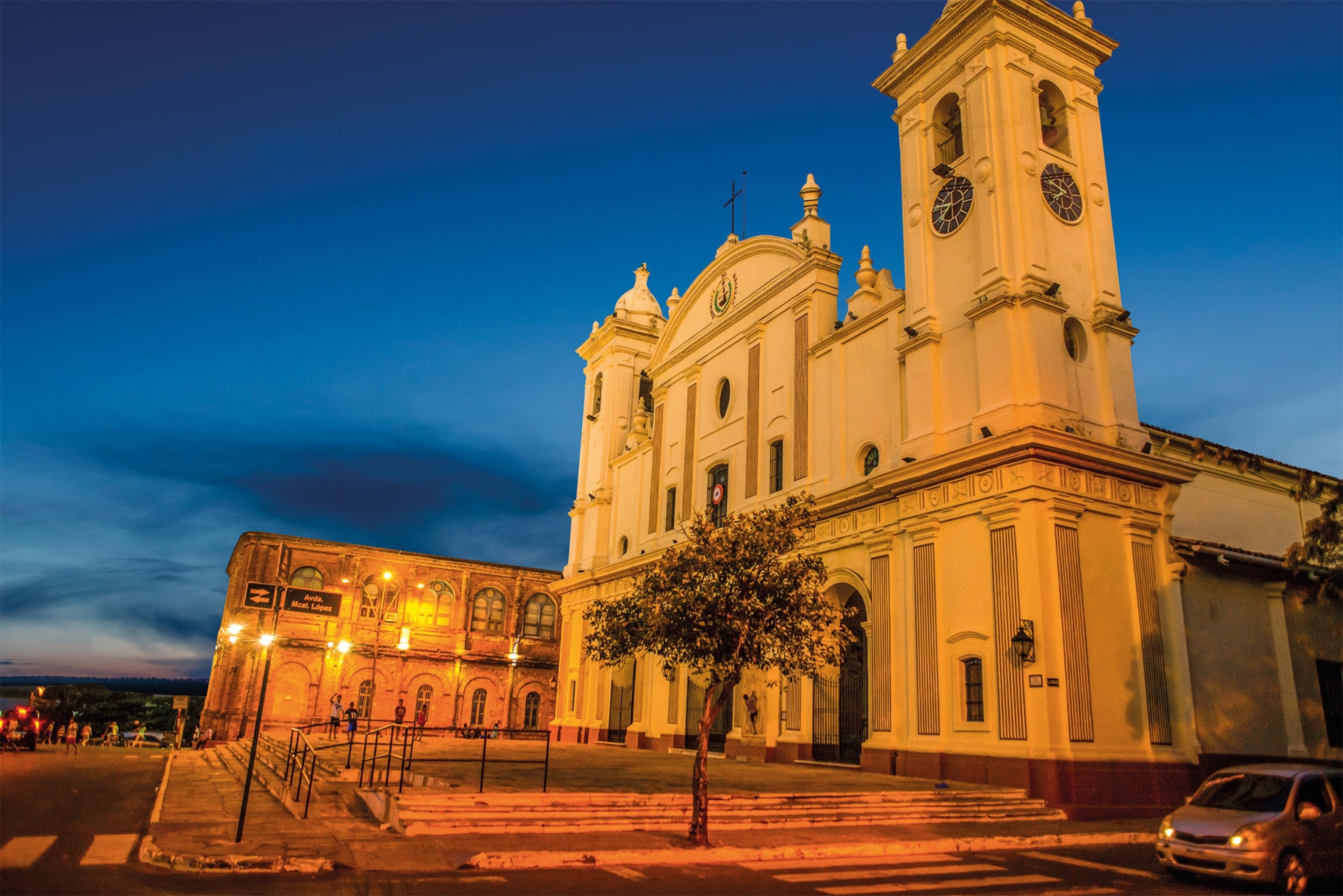 A view of a cathedral in Paraguay lit up at night