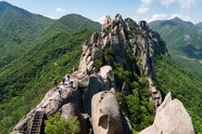 Hiking In South Korea s Seoraksan National Park National Geographic Hiking In South Korea s Seoraksan National Park National Geographic