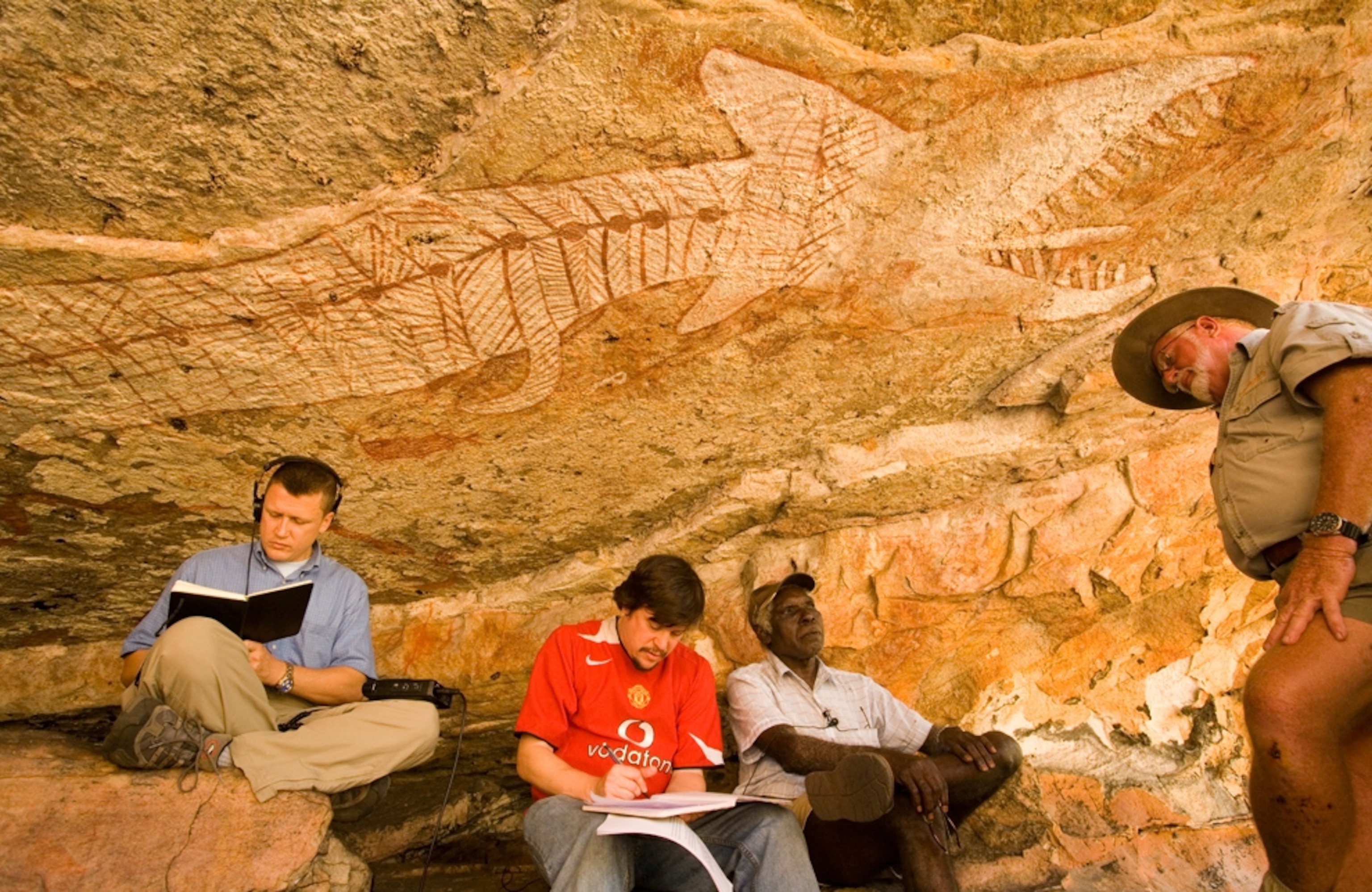 David Harrison and Greg Anderson with Charlie Mangulda, the last known Amurdag speaker