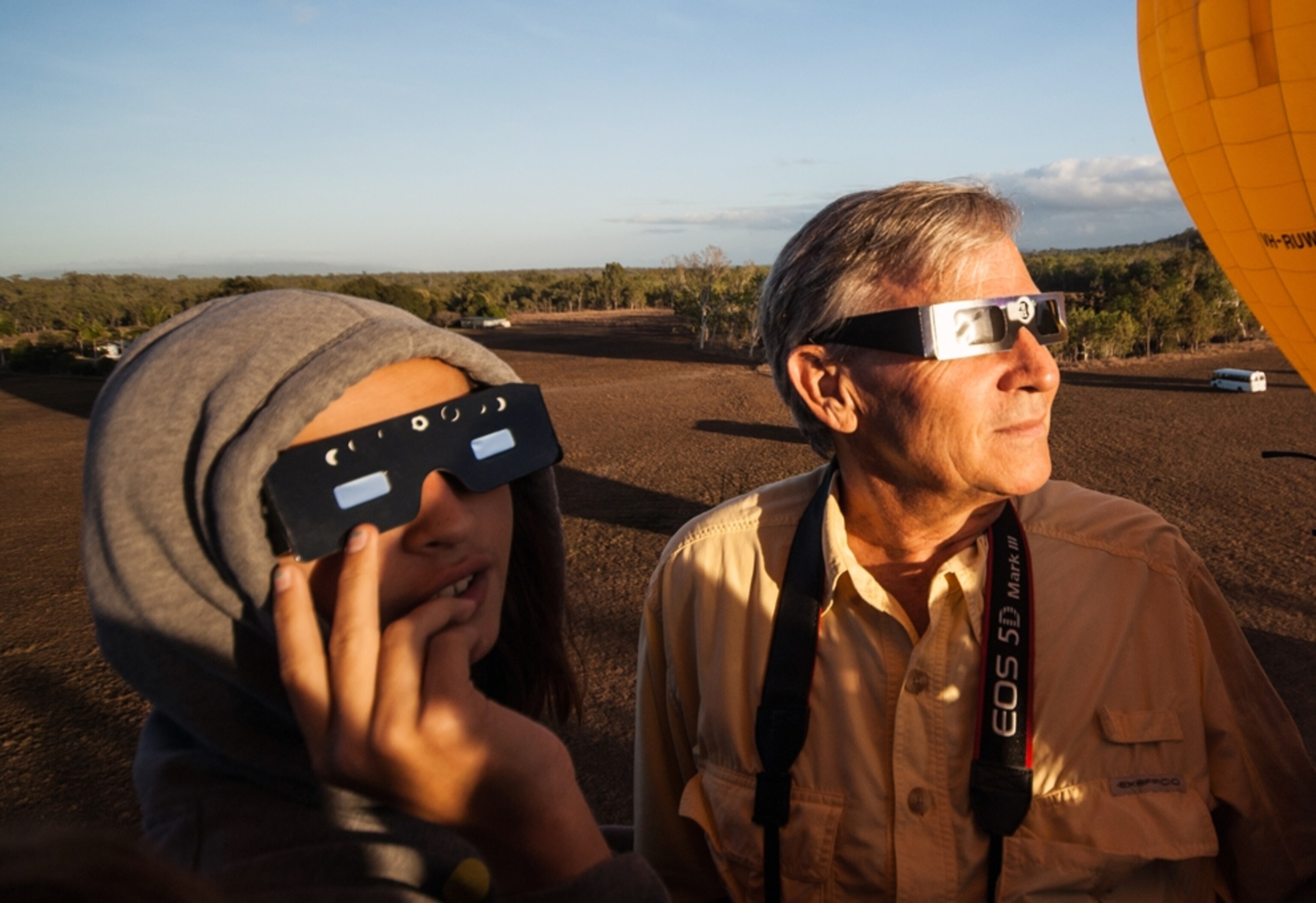 people watching solar eclipse