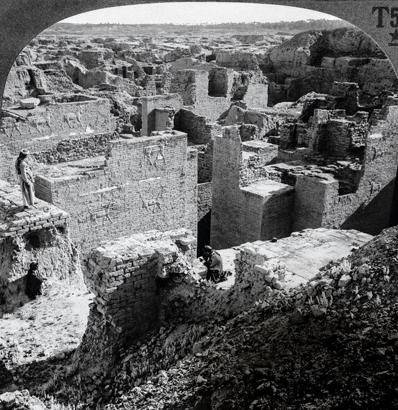 walls-babylon-dramatic-entrance.jpg?w=57