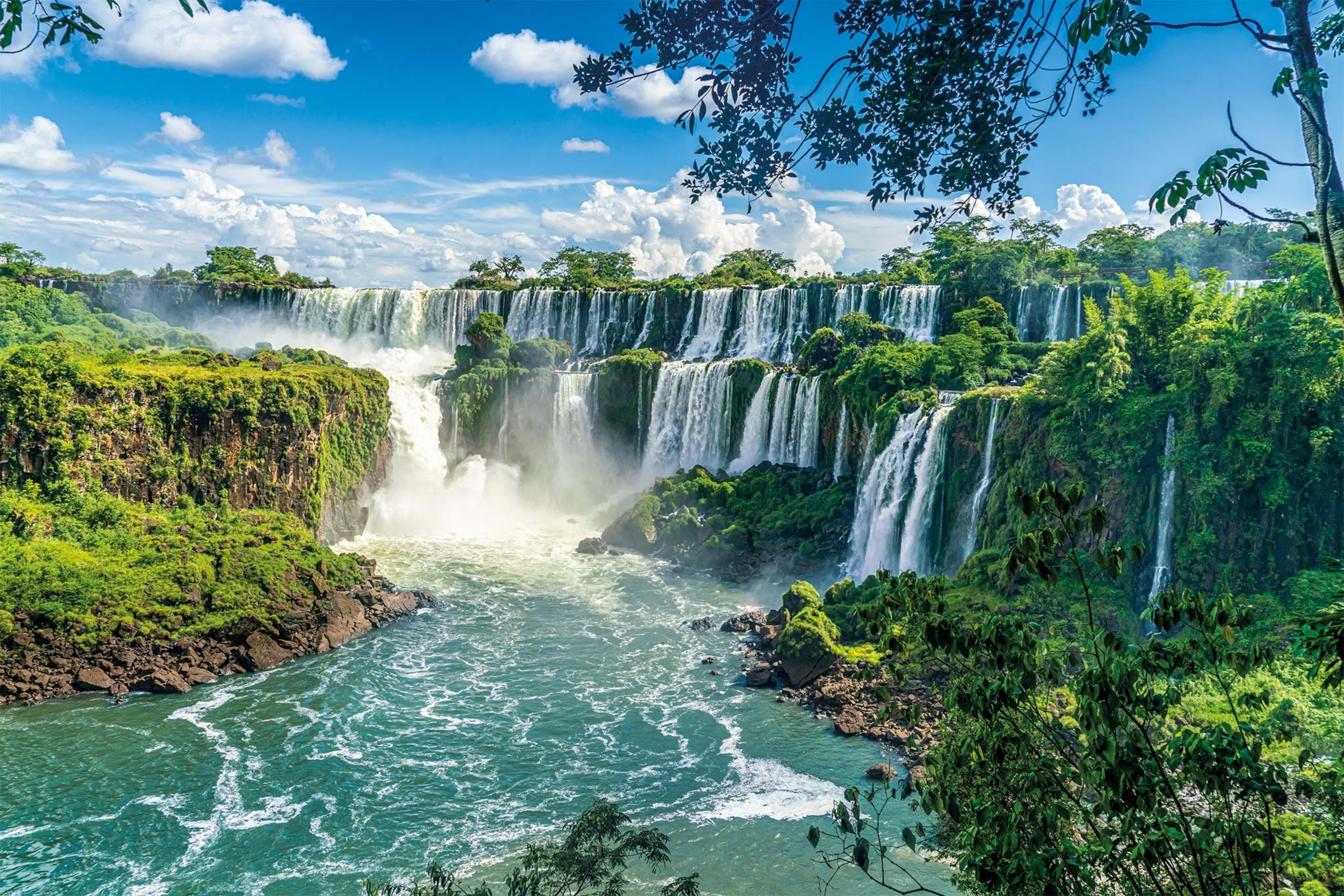 A view of a large waterfall, Iguazú Falls
