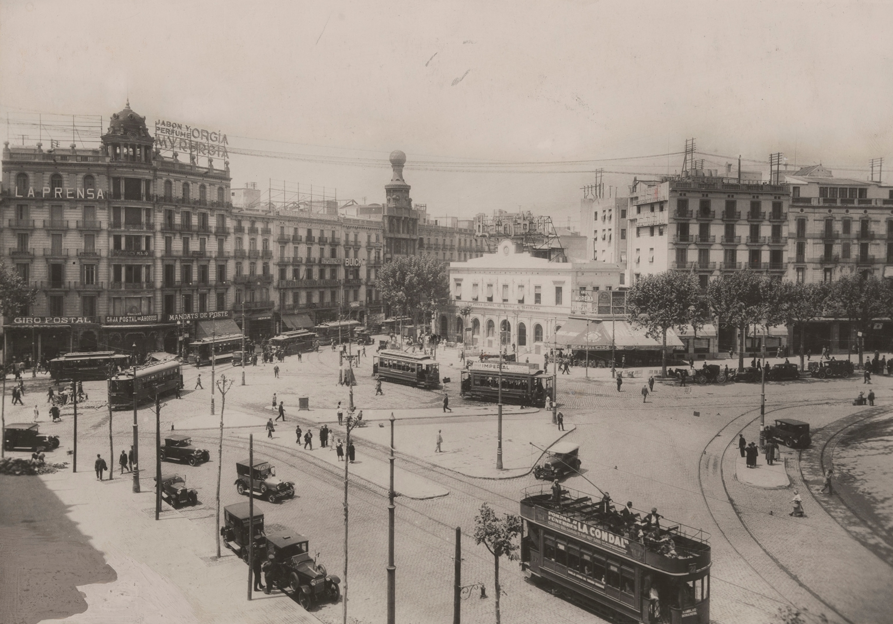 An aerial view shows where the Ramblas and Plaza de Cataluña meet.