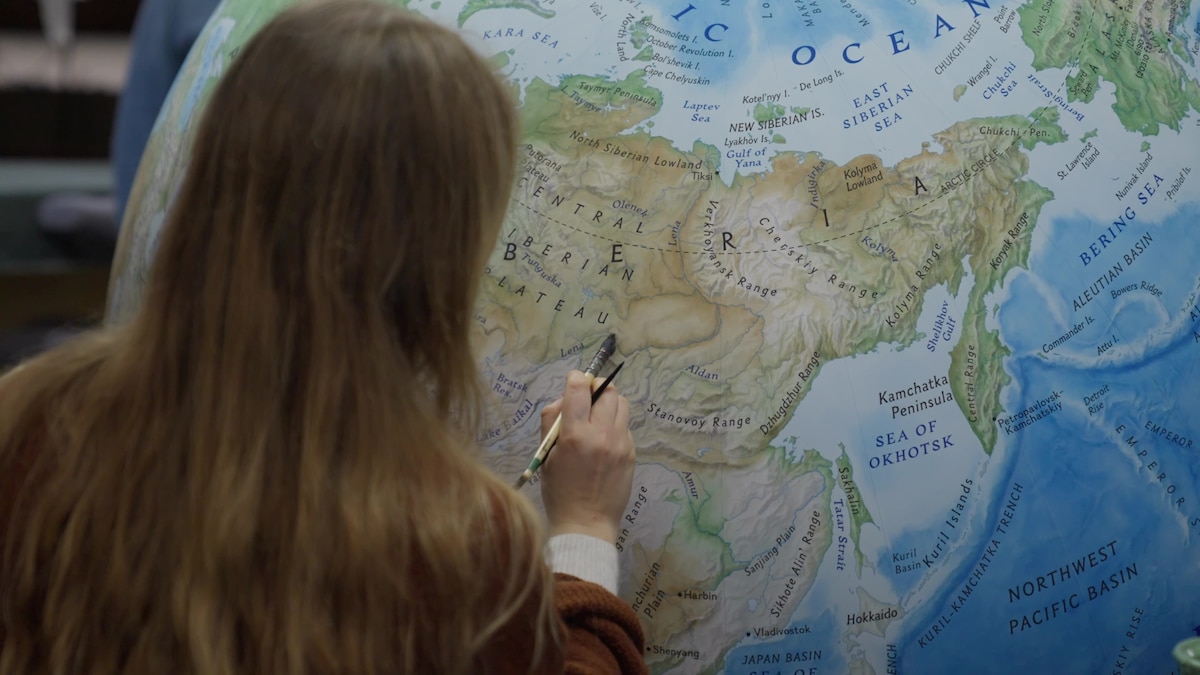 Watch artisans craft Nat Geo's enormous new handmade globe