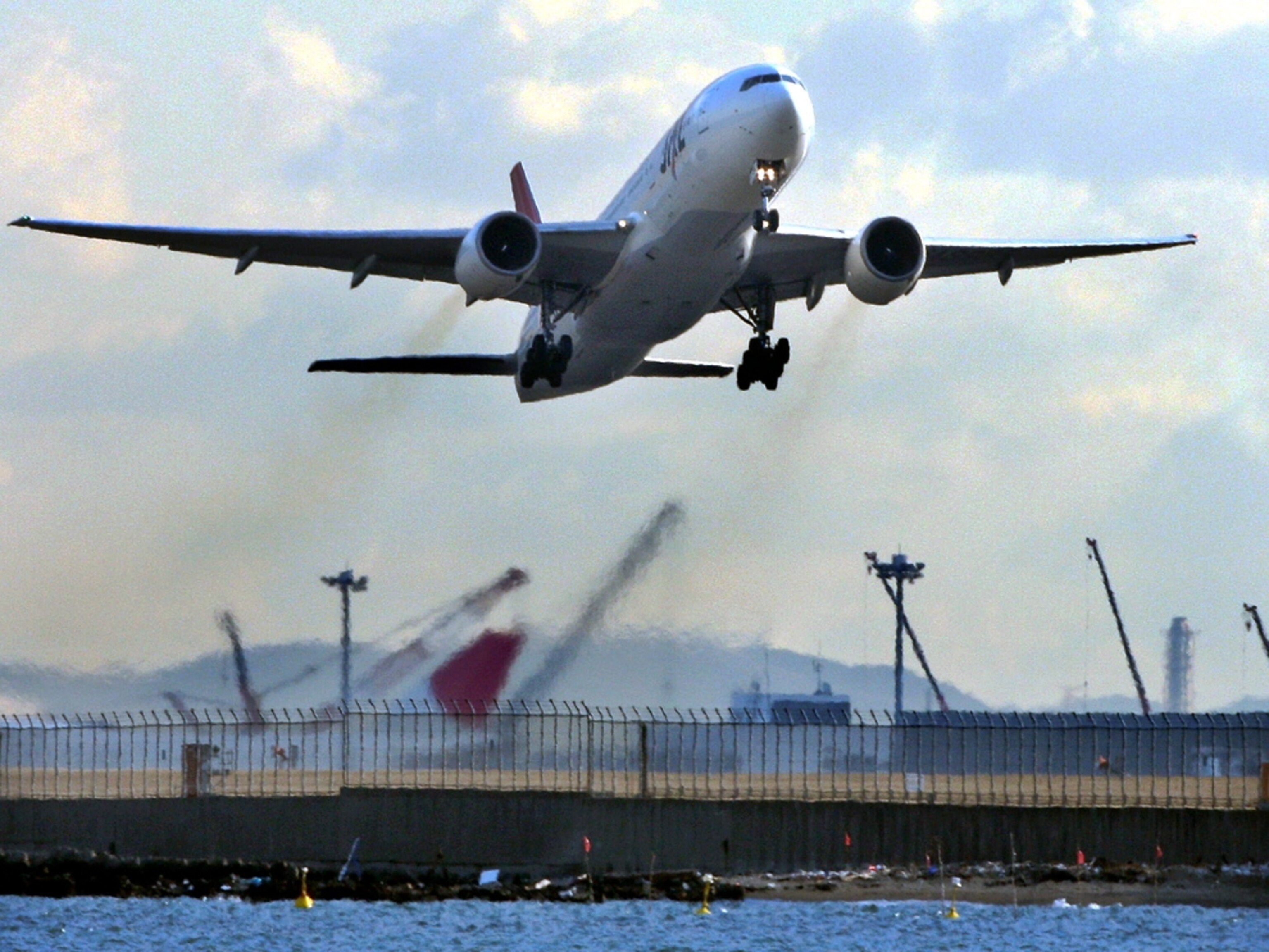 Plane Exhaust Kills More People Than Plane Crashes