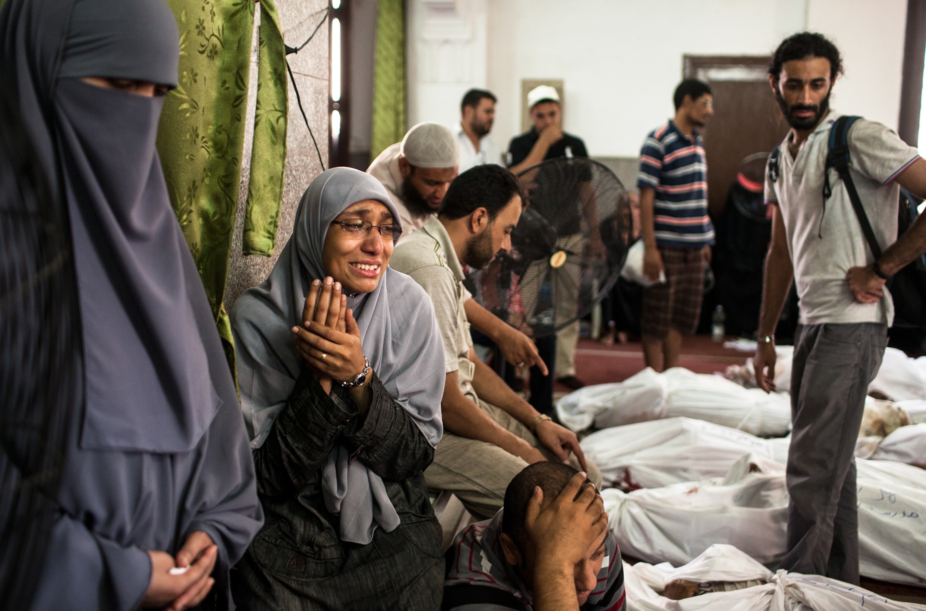 Egyptian woman identifies family member.