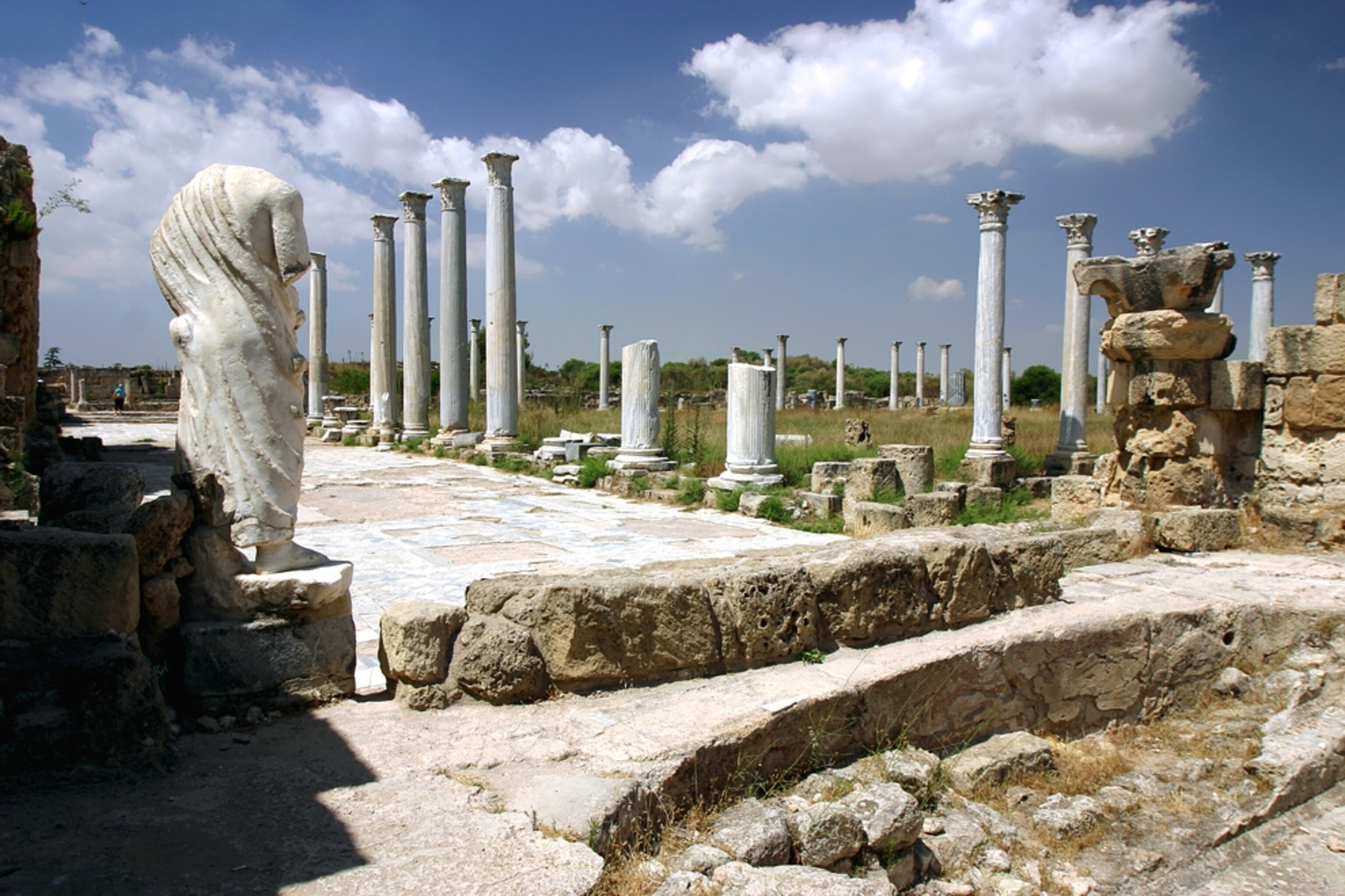 Picture of the ruins of a gymnasium in Cyprus.