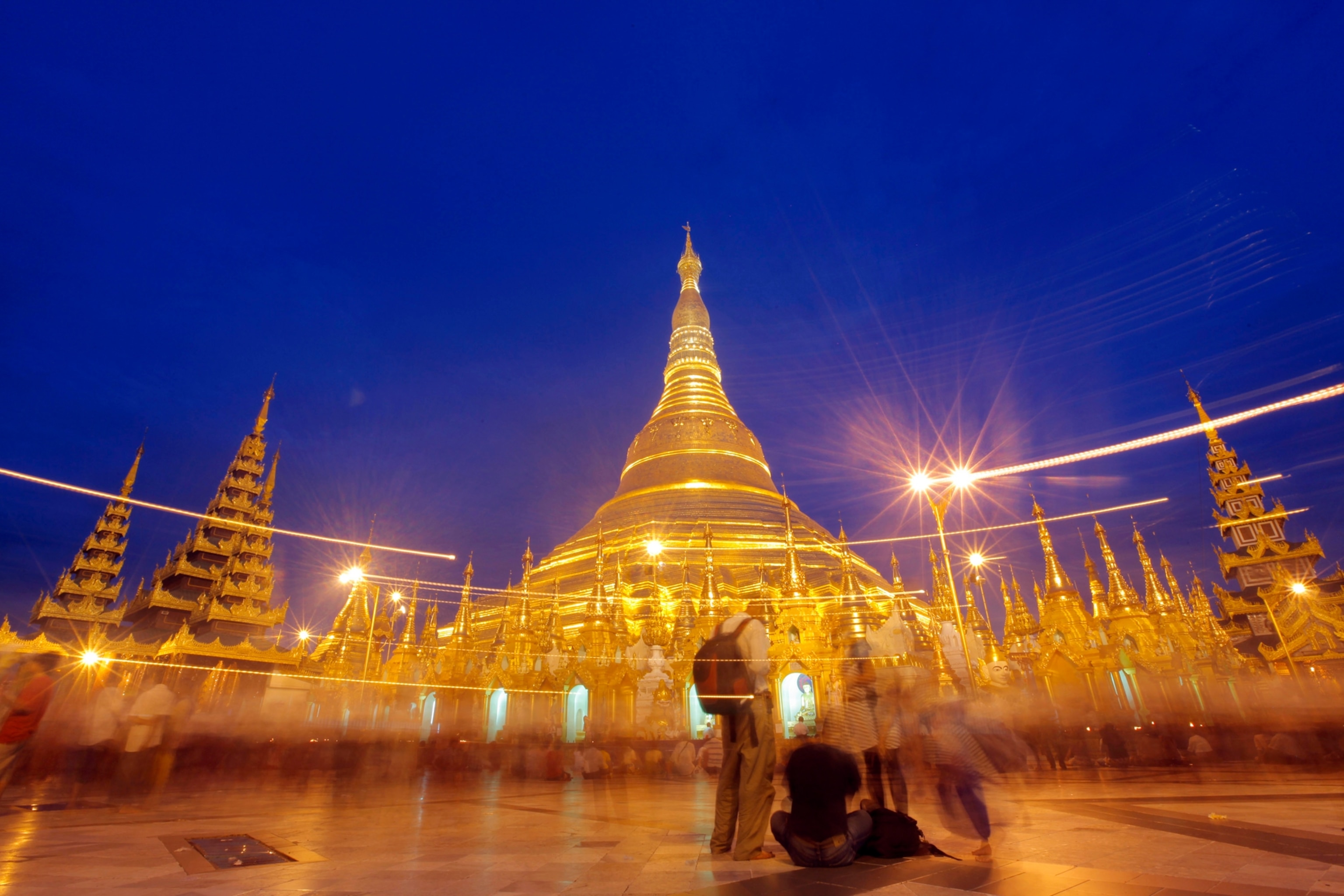 Buddhist devotees gather around the Shwedagon Pagoda during the Warso Full Moon Festival in Yangon July 15, 2011.