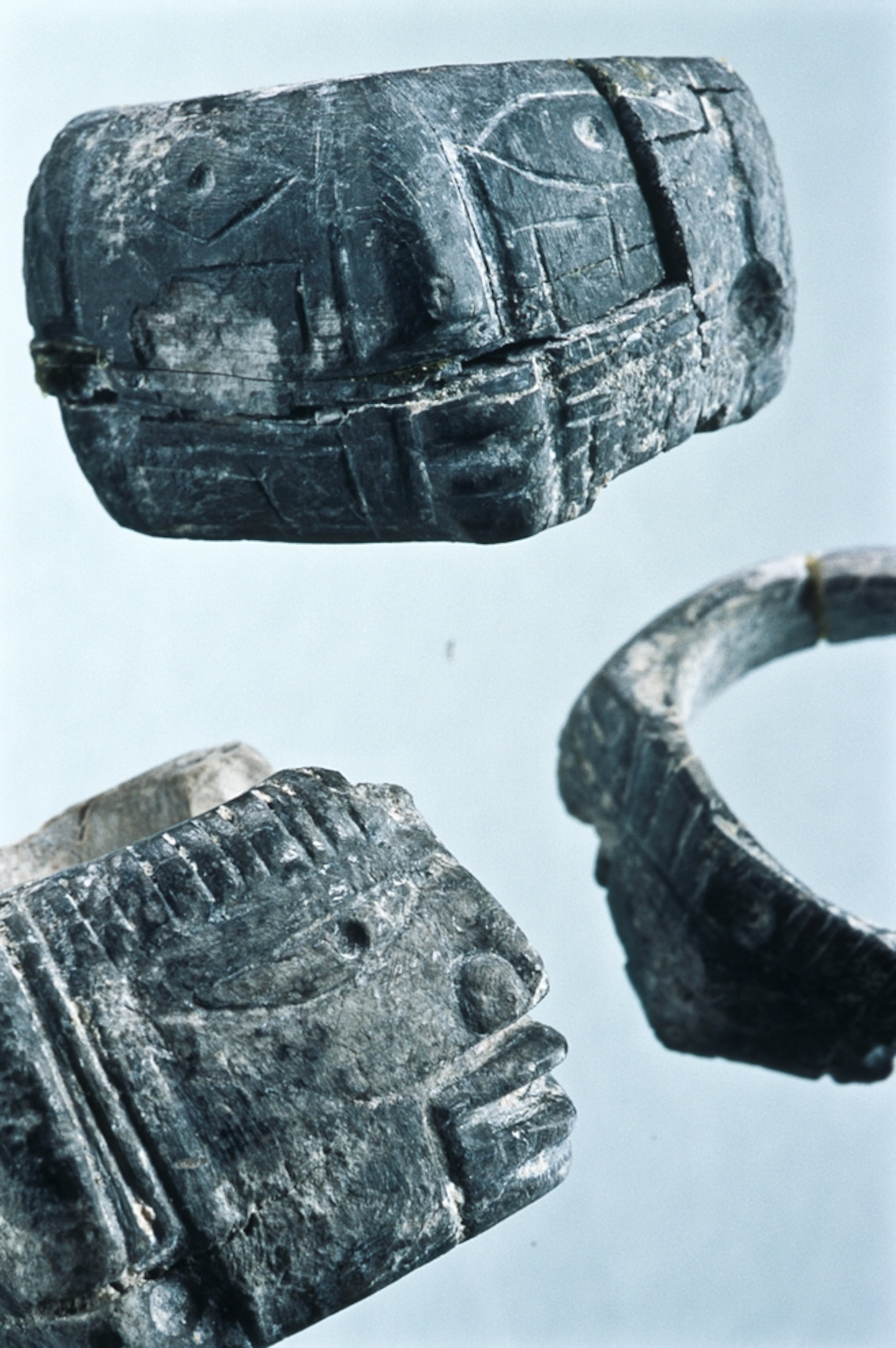 Maya-artifacts picture: rings left in a royal burial