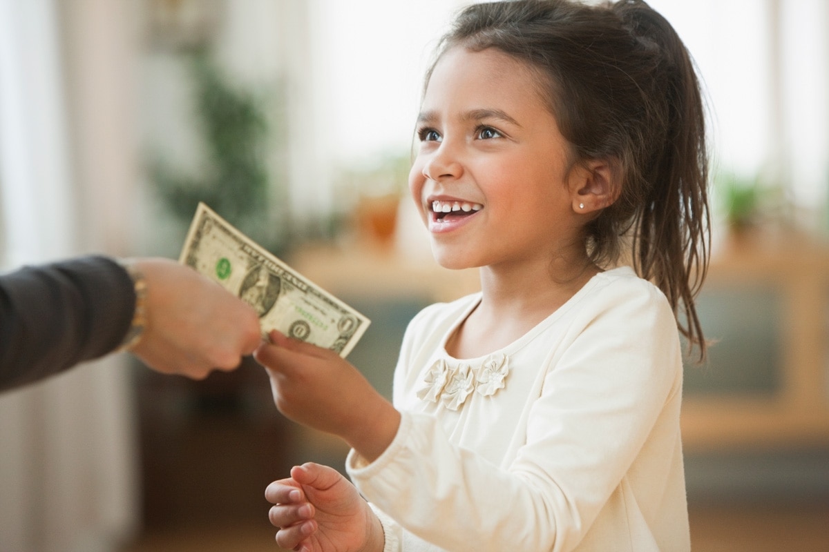 Why too much stuff can make kids unhappy - Vimarsana News