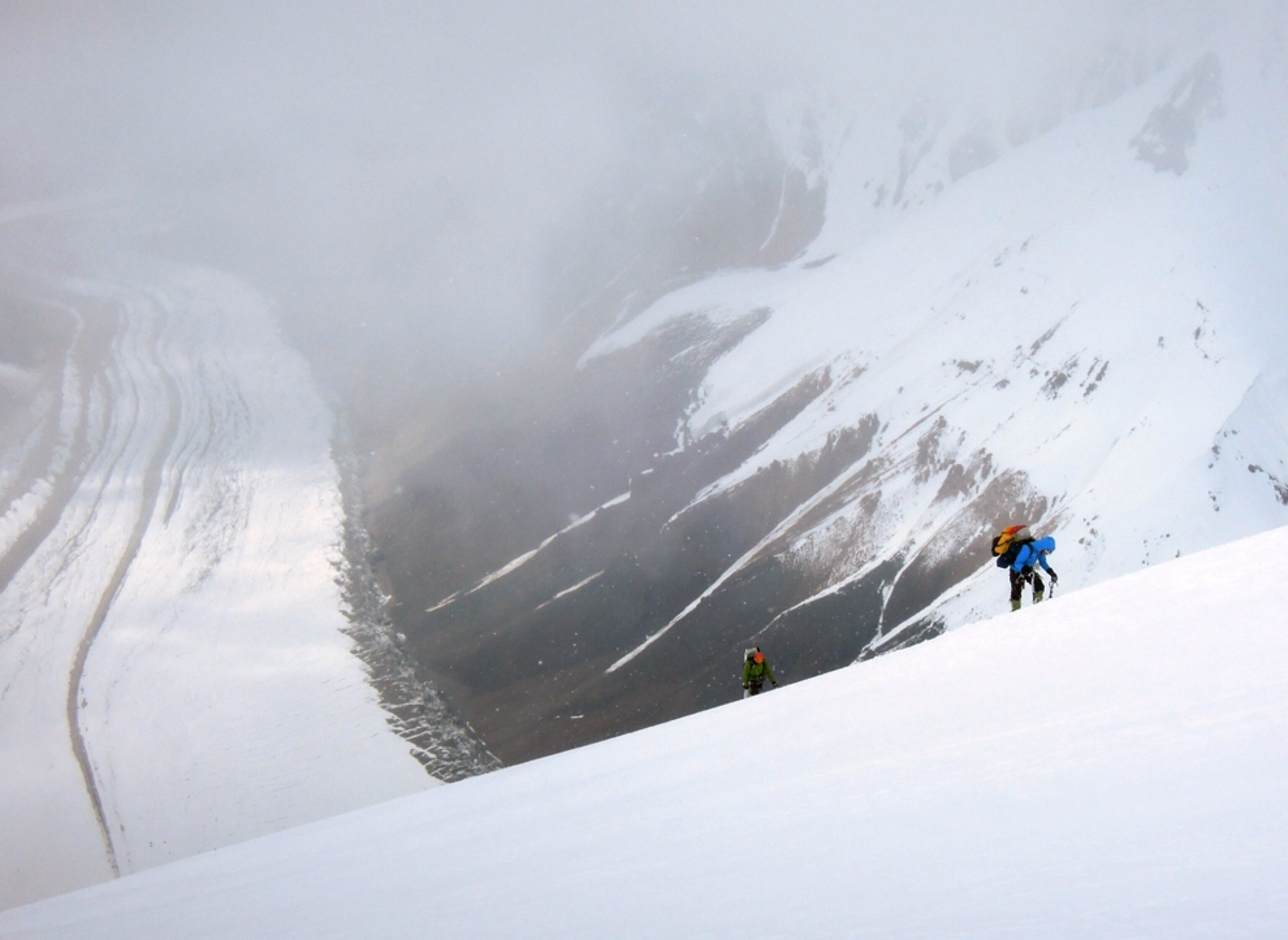 Gerlinde Kaltenbrunner ascending K2