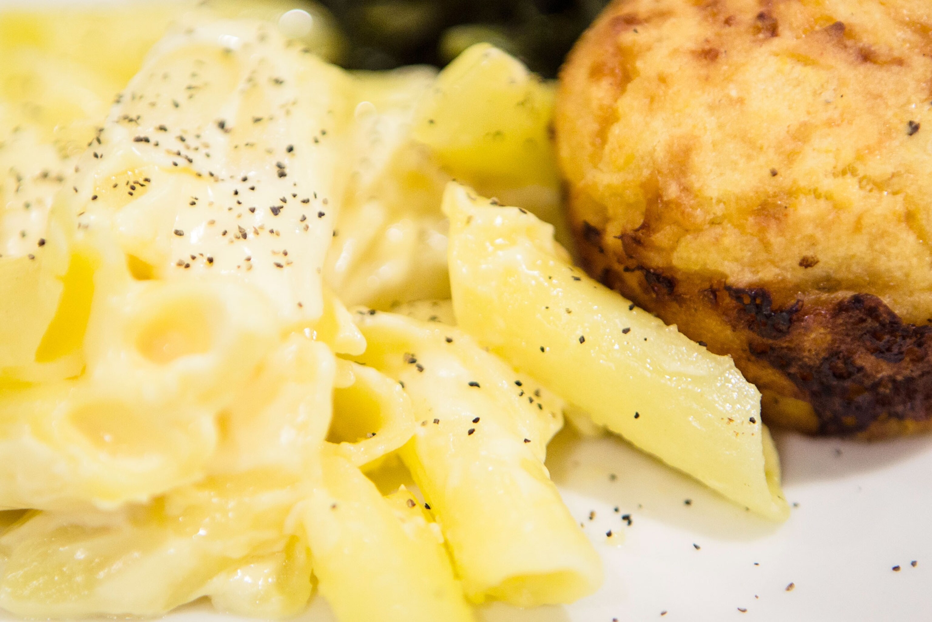 Macaroni made with cauliflower hidden in the sauce