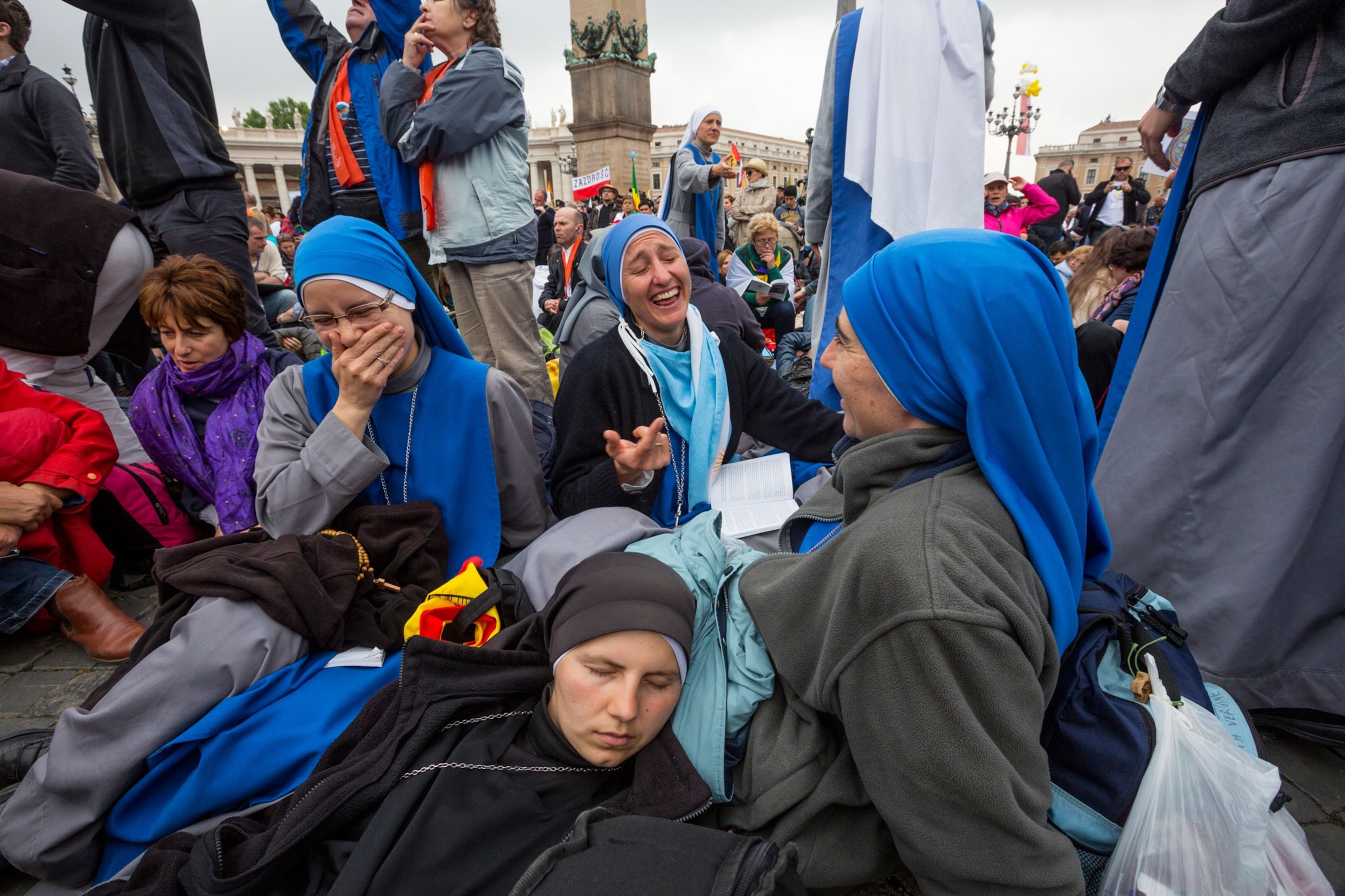 nuns waiting to see the Pope
