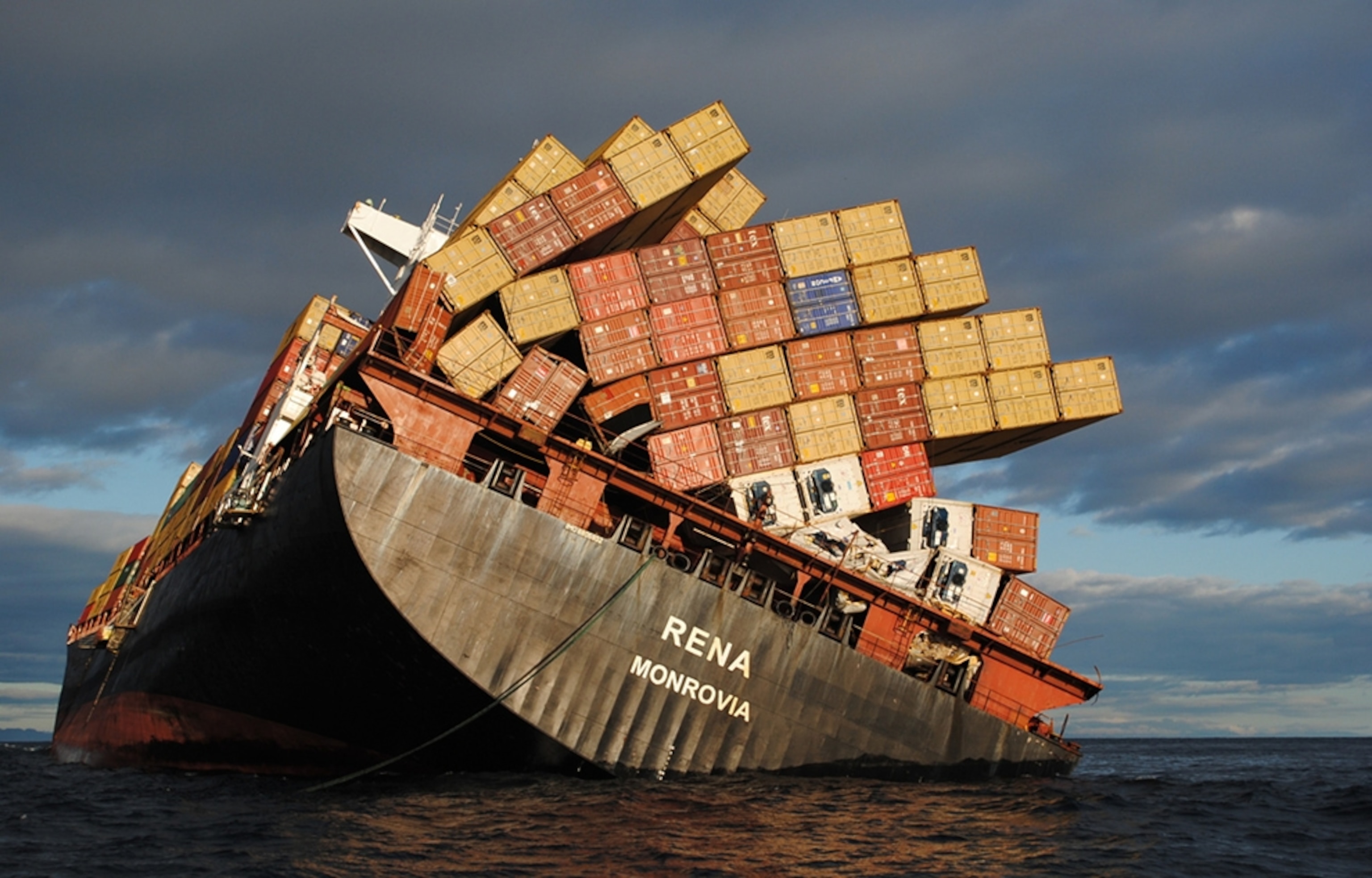 Oil spill picture: cargo ship grounded in New Zealand -- for best pictures of October photo gallery