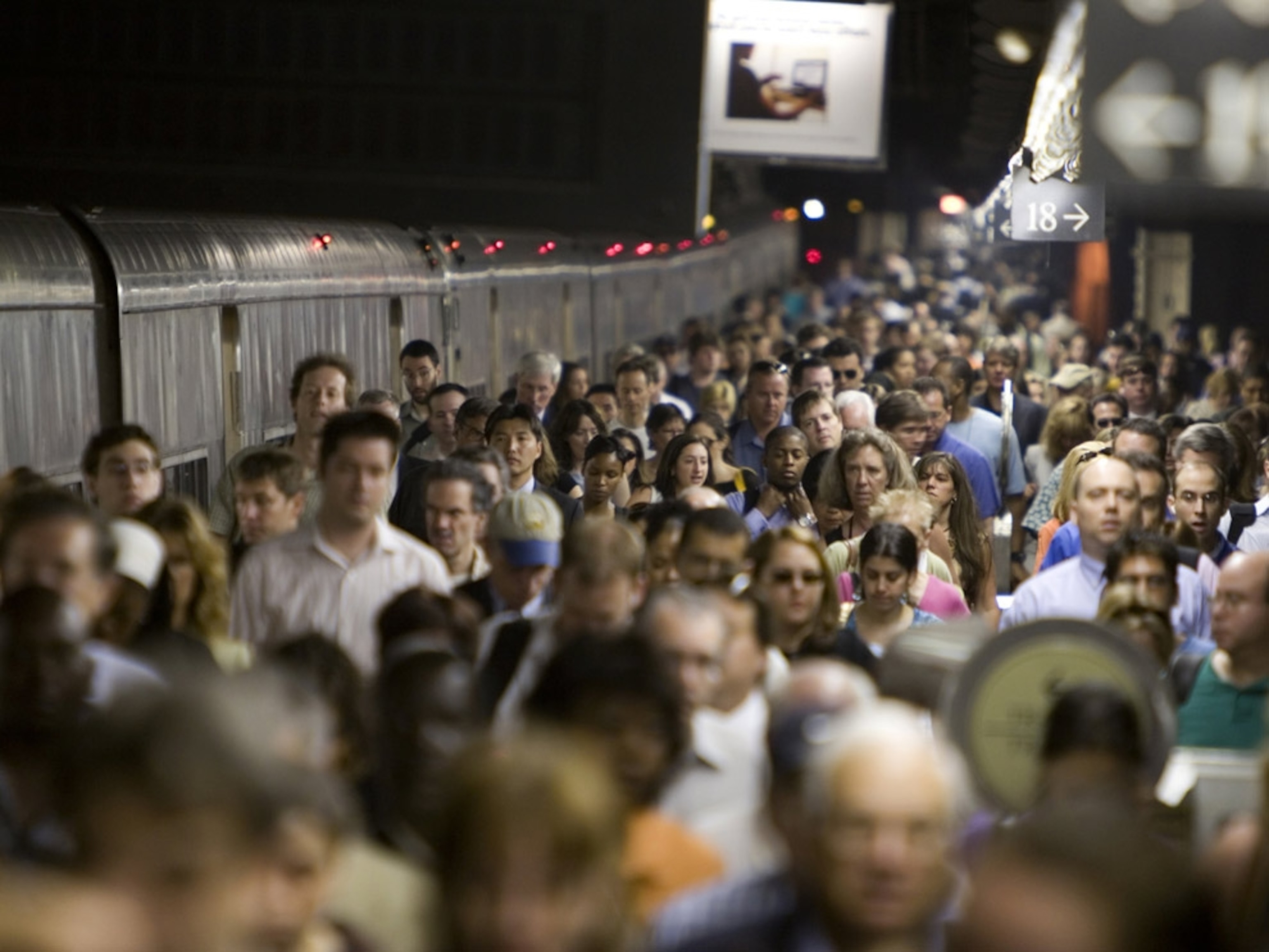 Travelers rushing through New York's busy Grand Central Station