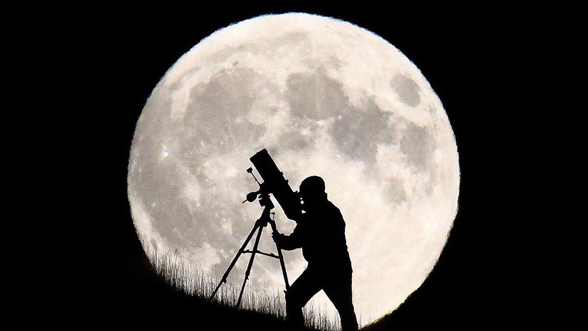 How To See The Biggest Supermoon In 68 Years how-to-see-the-biggest-supermoon-in-68-years